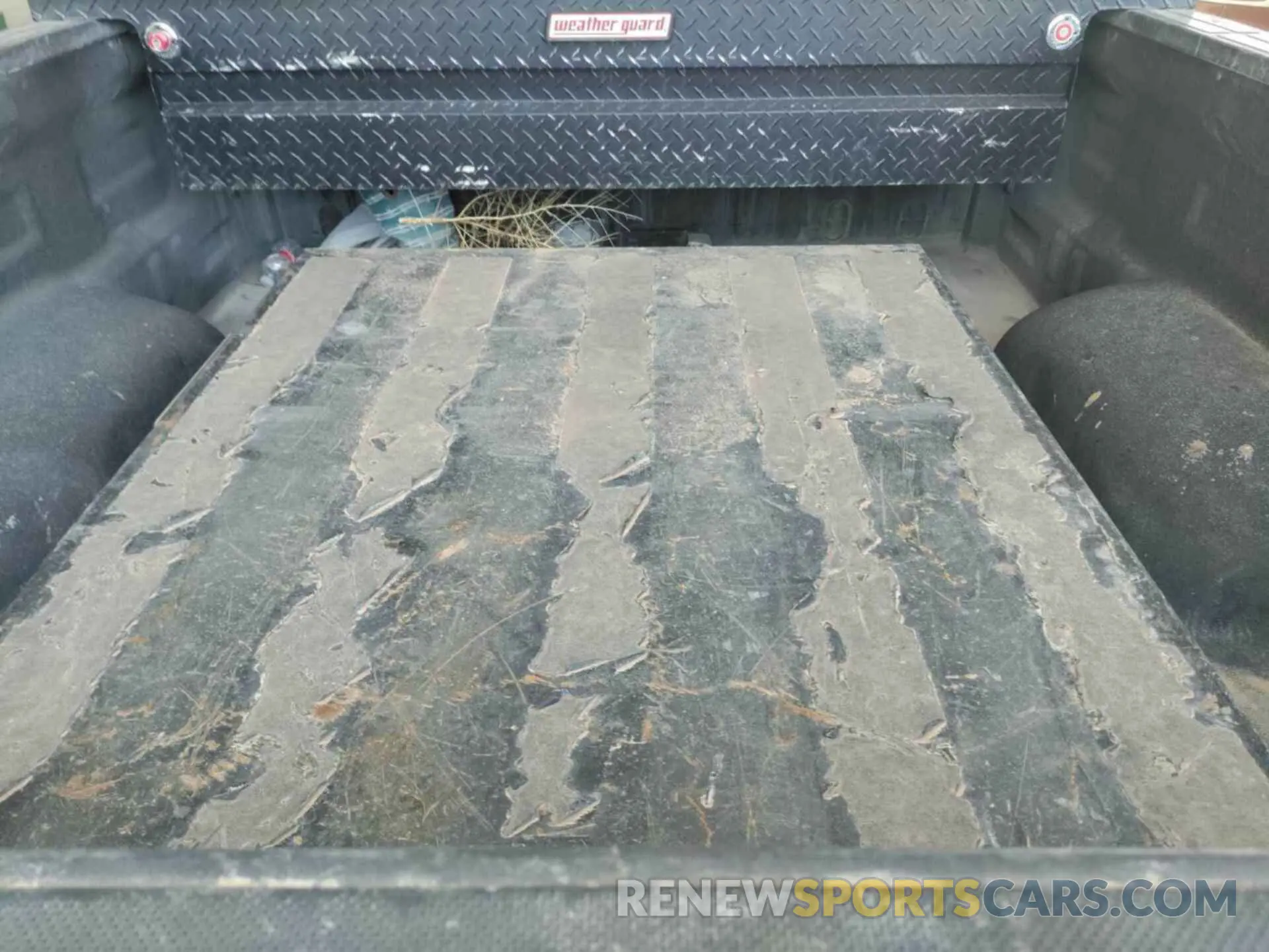 6 Photograph of a damaged car 5TFUW5F16KX856541 TOYOTA TUNDRA 2019
