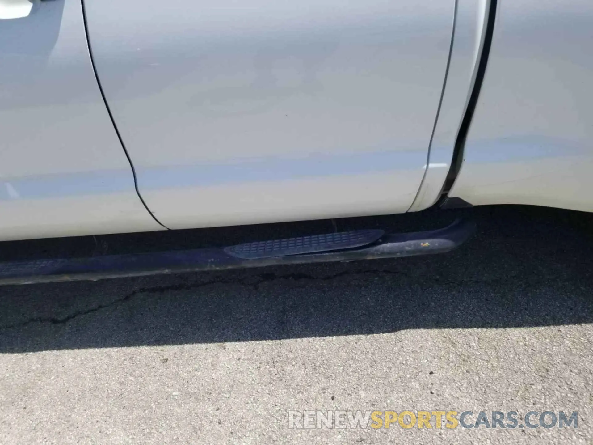 8 Photograph of a damaged car 5TFUW5F16KX856541 TOYOTA TUNDRA 2019