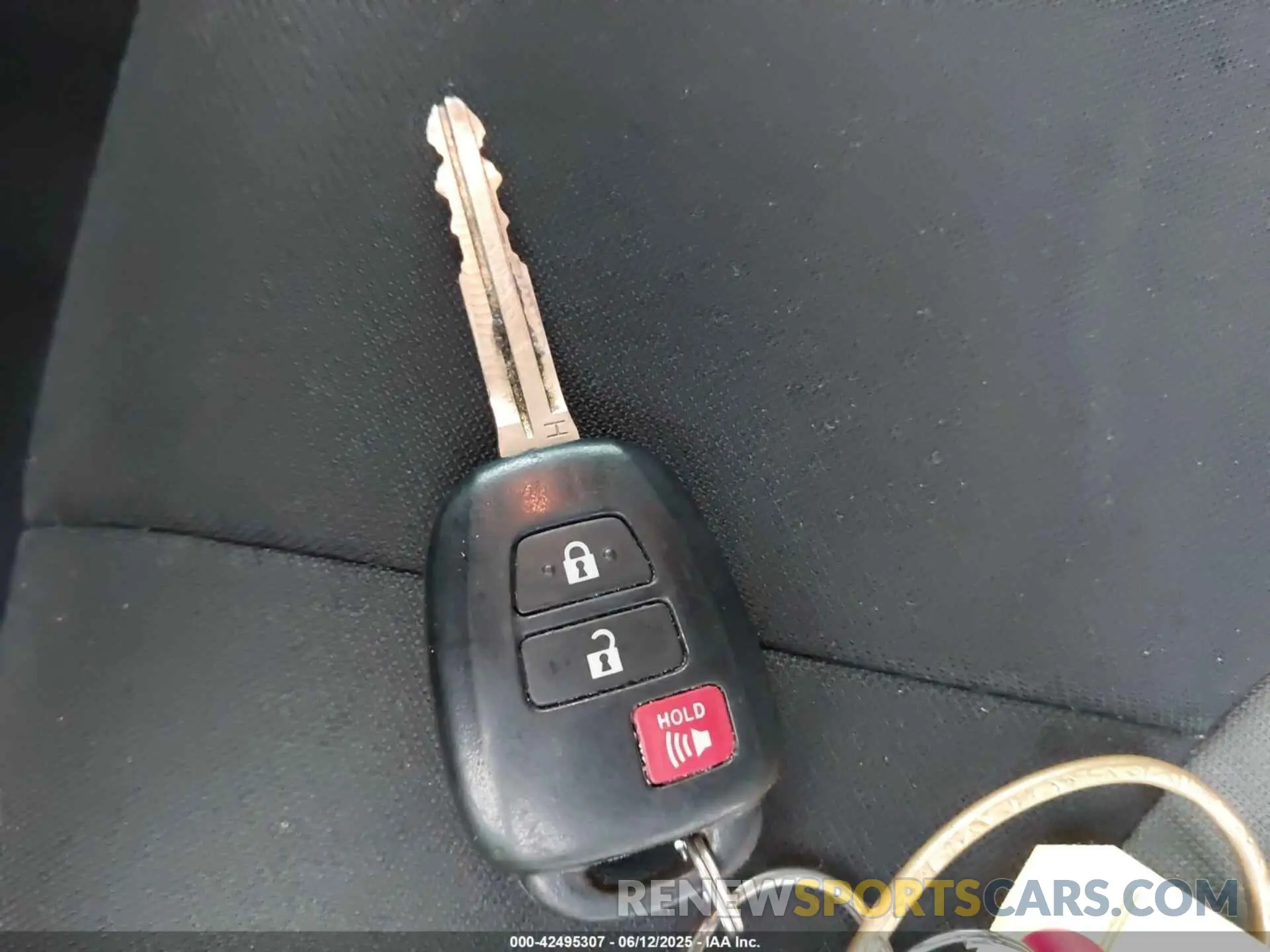 11 Photograph of a damaged car 5TFUW5F16KX861805 TOYOTA TUNDRA 2019