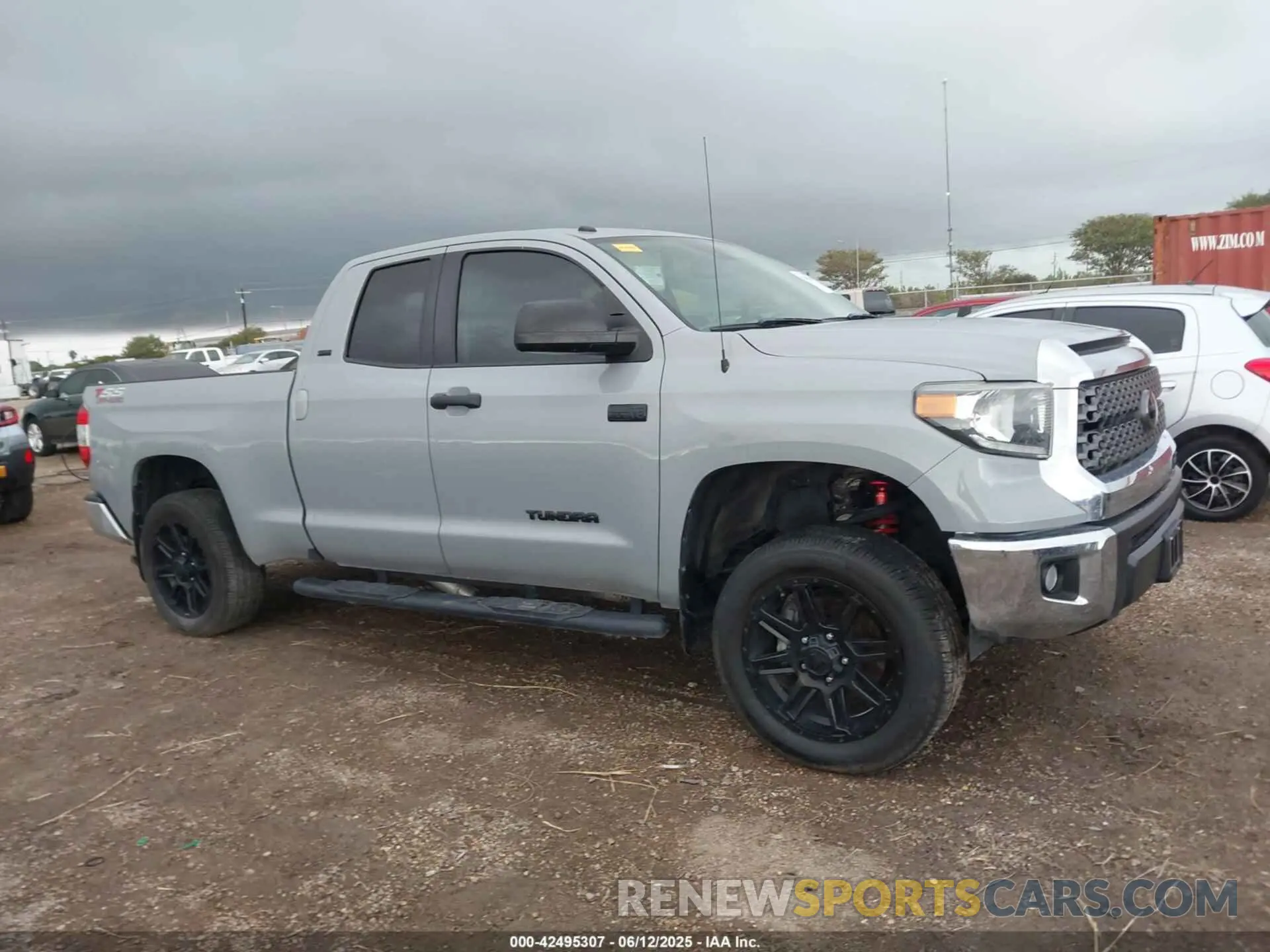 13 Photograph of a damaged car 5TFUW5F16KX861805 TOYOTA TUNDRA 2019