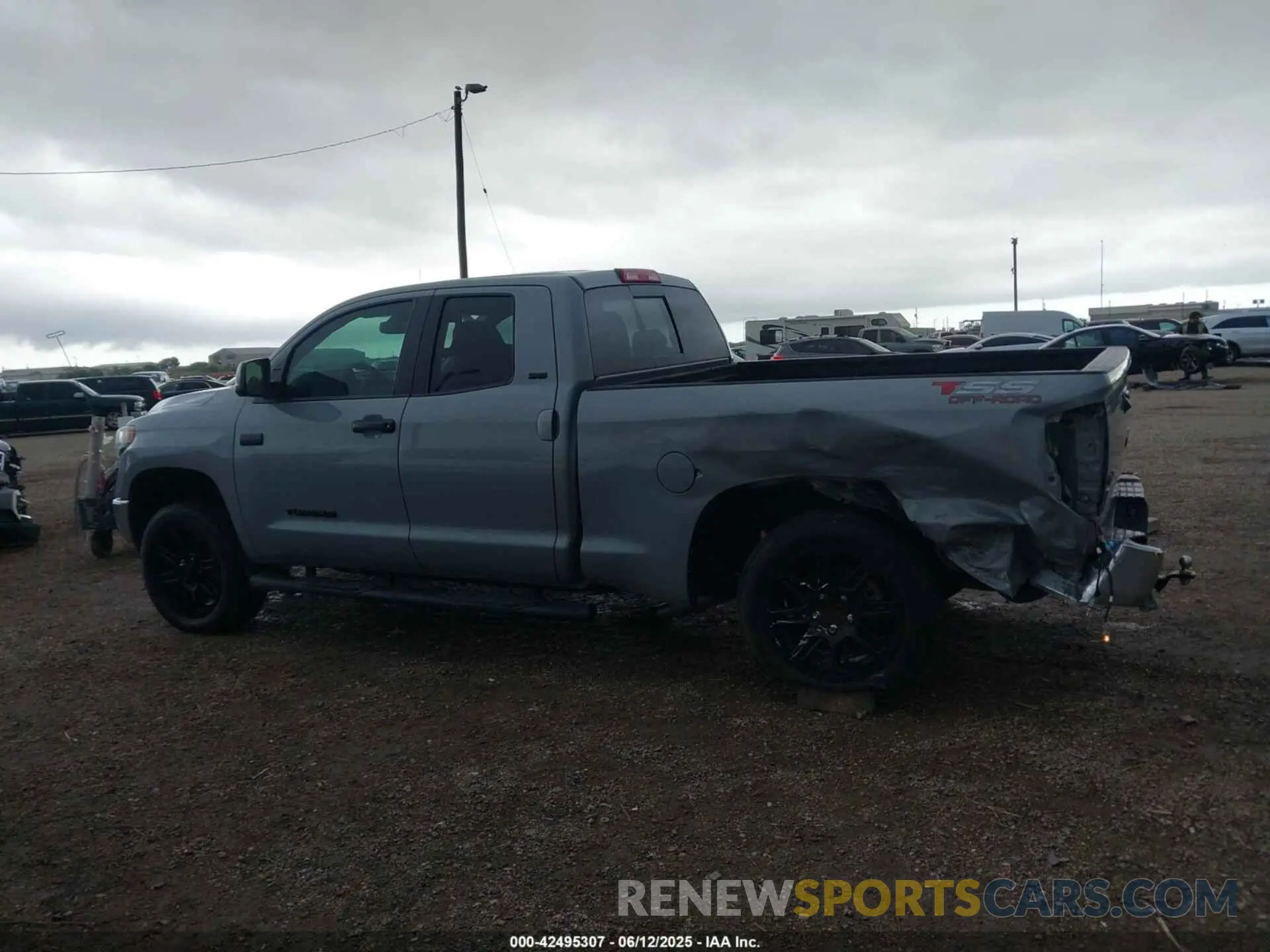14 Photograph of a damaged car 5TFUW5F16KX861805 TOYOTA TUNDRA 2019