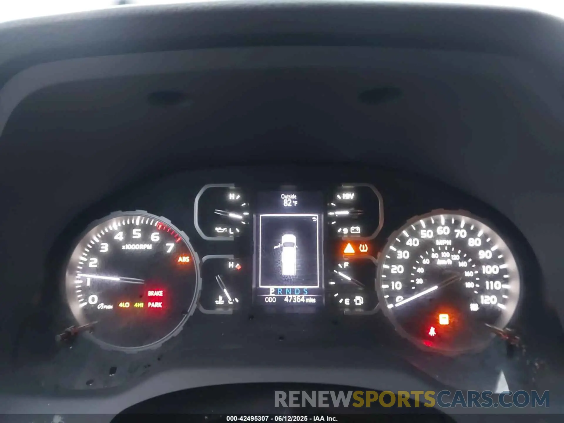 7 Photograph of a damaged car 5TFUW5F16KX861805 TOYOTA TUNDRA 2019