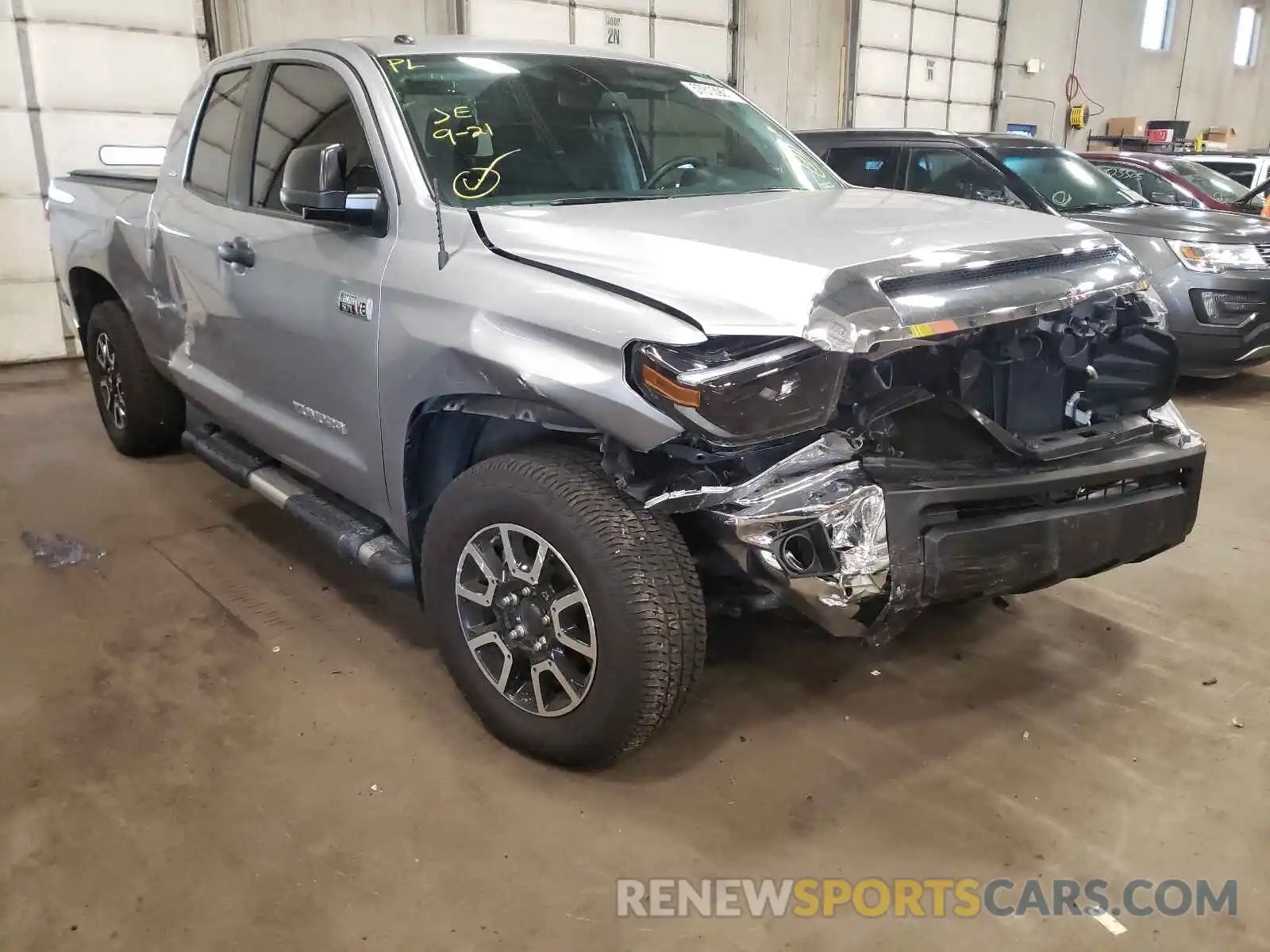 1 Photograph of a damaged car 5TFUW5F16KX863103 TOYOTA TUNDRA 2019