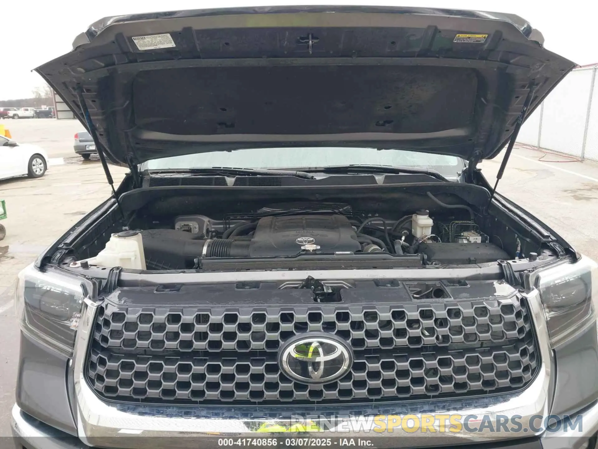 10 Photograph of a damaged car 5TFUW5F17KX789934 TOYOTA TUNDRA 2019