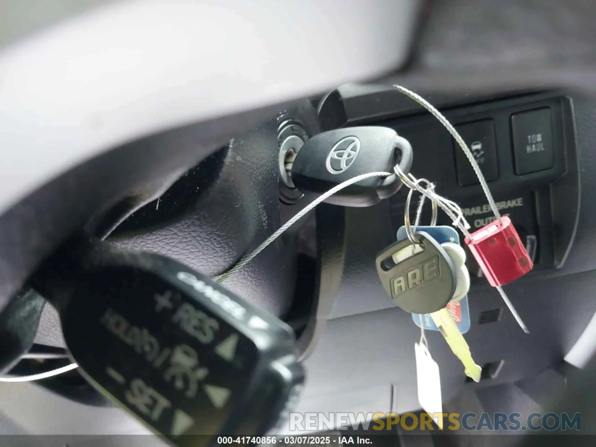 11 Photograph of a damaged car 5TFUW5F17KX789934 TOYOTA TUNDRA 2019