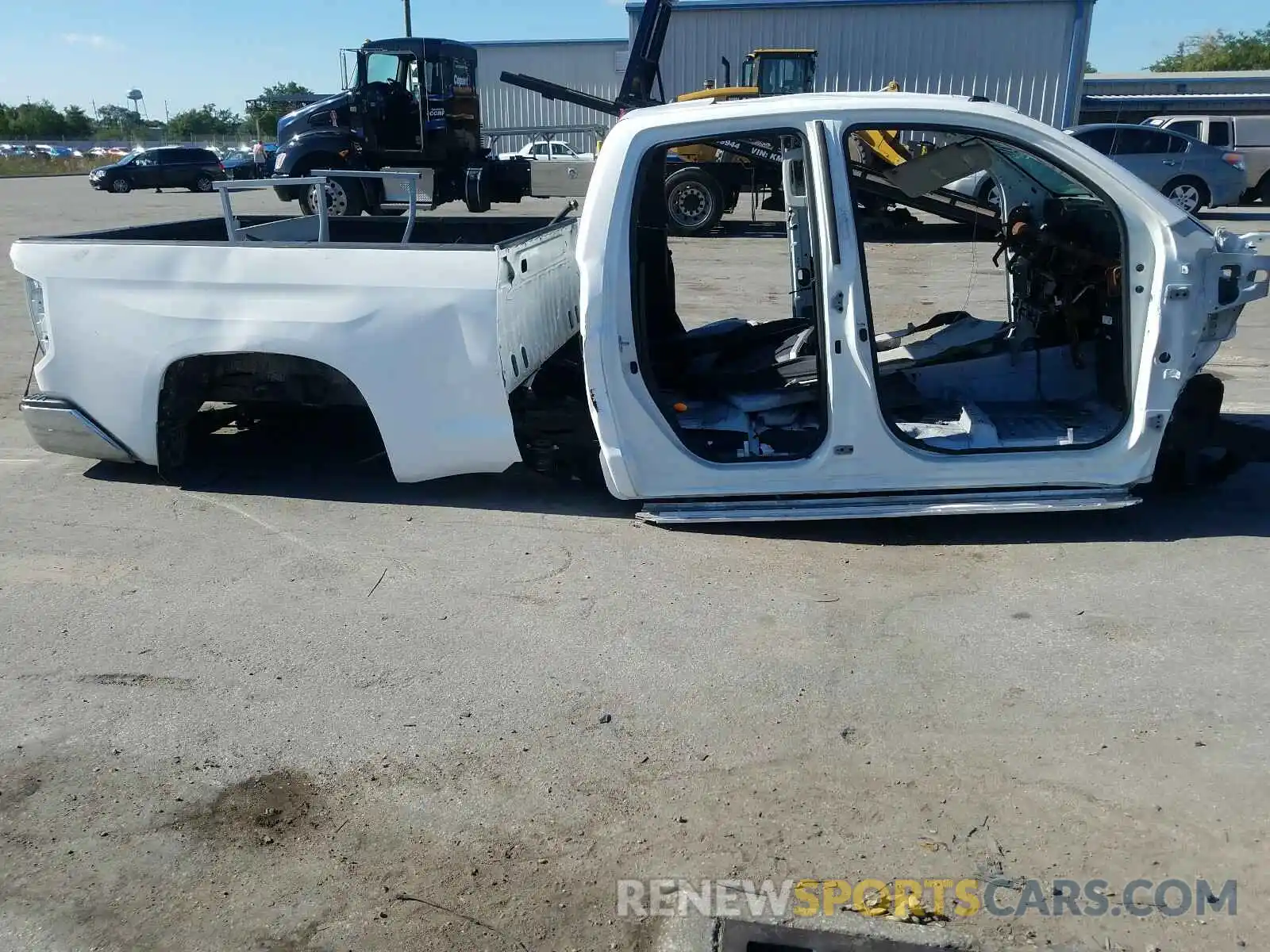 9 Photograph of a damaged car 5TFUW5F17KX817005 TOYOTA TUNDRA 2019