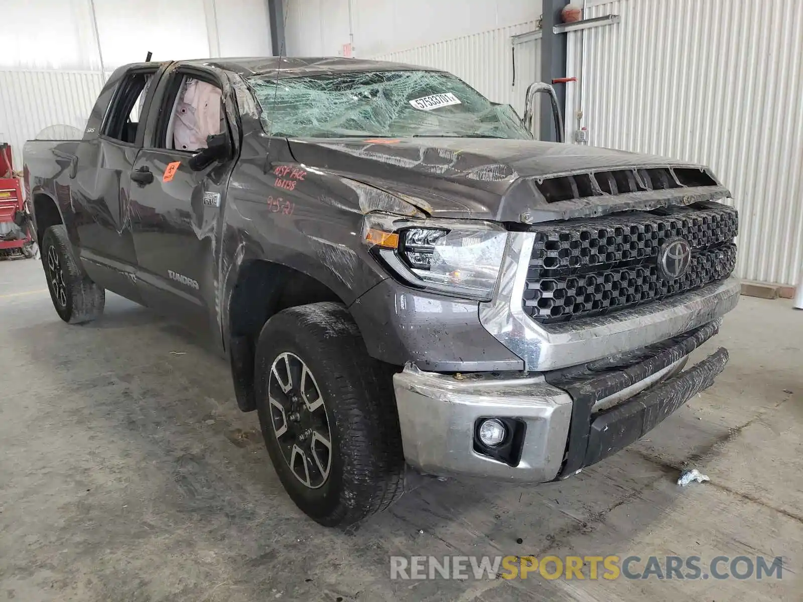 1 Photograph of a damaged car 5TFUW5F17KX846925 TOYOTA TUNDRA 2019