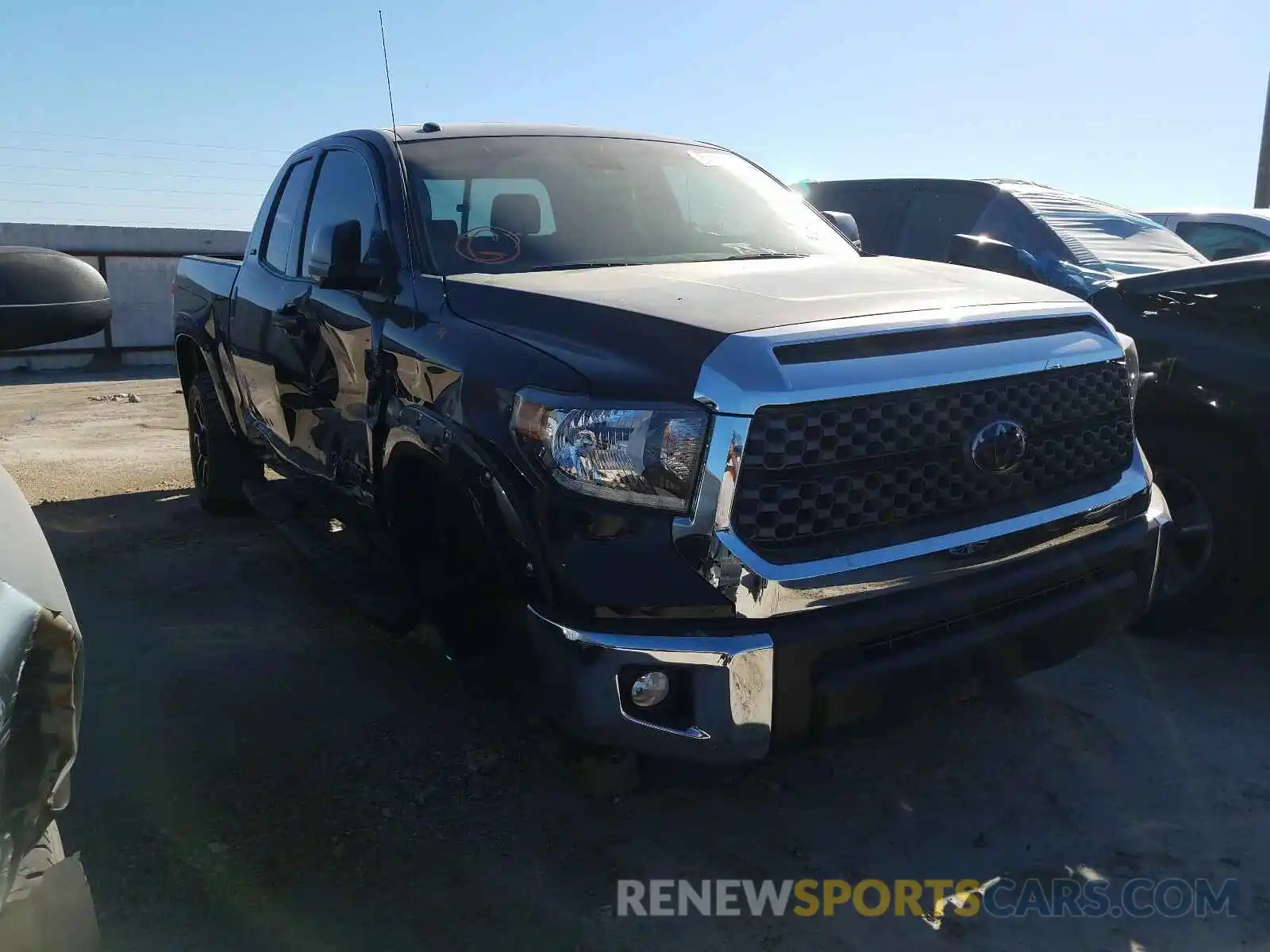 1 Photograph of a damaged car 5TFUW5F18KX782314 TOYOTA TUNDRA 2019