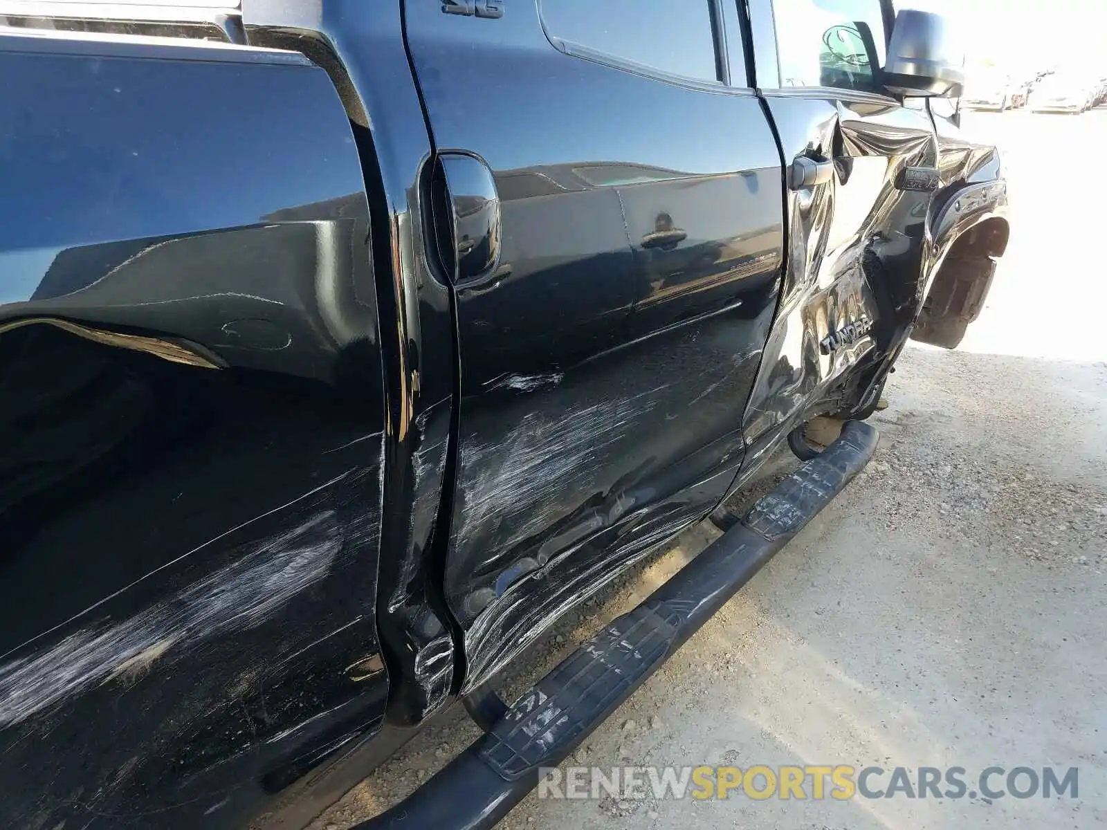 9 Photograph of a damaged car 5TFUW5F18KX782314 TOYOTA TUNDRA 2019