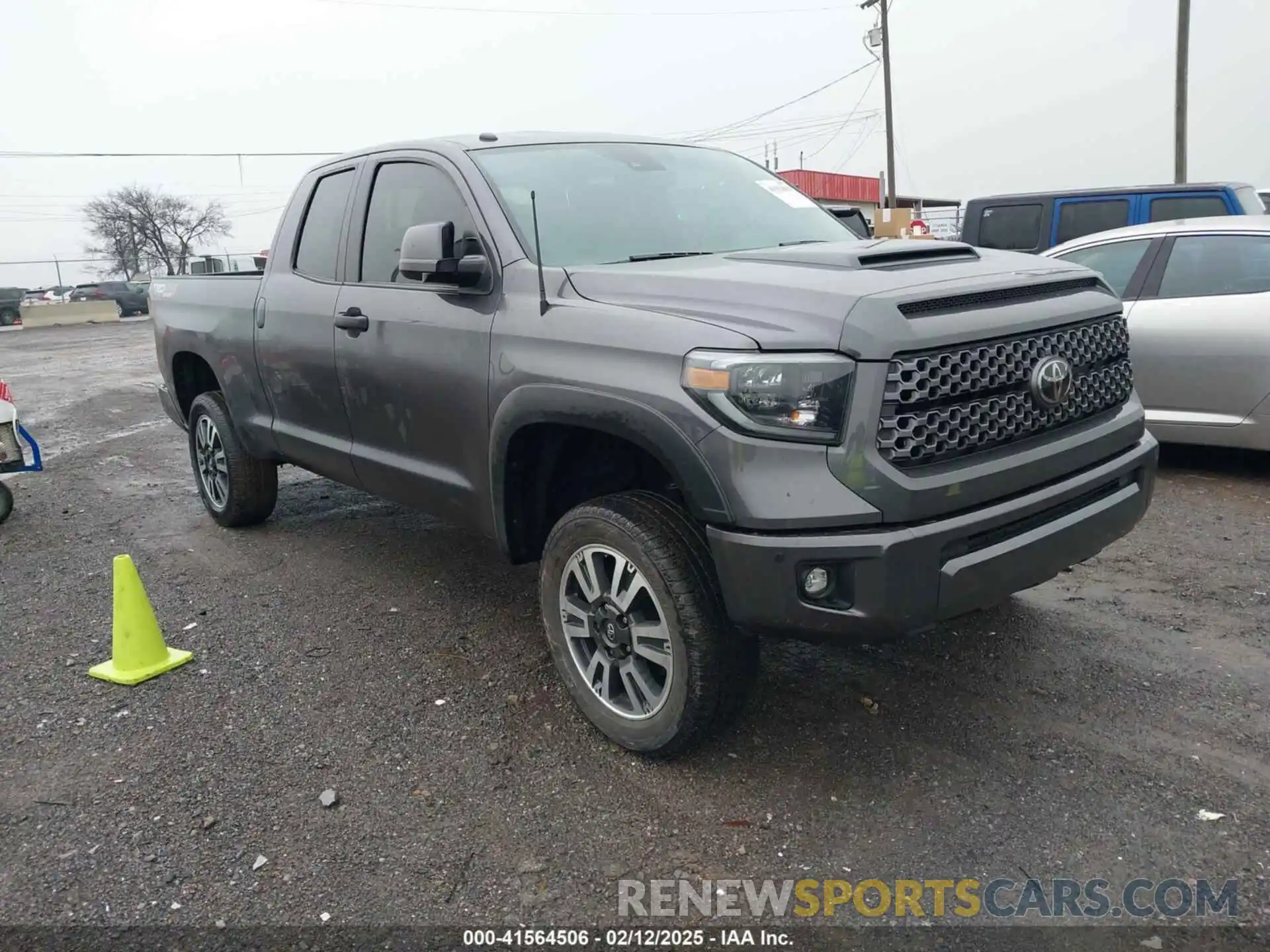 1 Photograph of a damaged car 5TFUW5F19KX792656 TOYOTA TUNDRA 2019