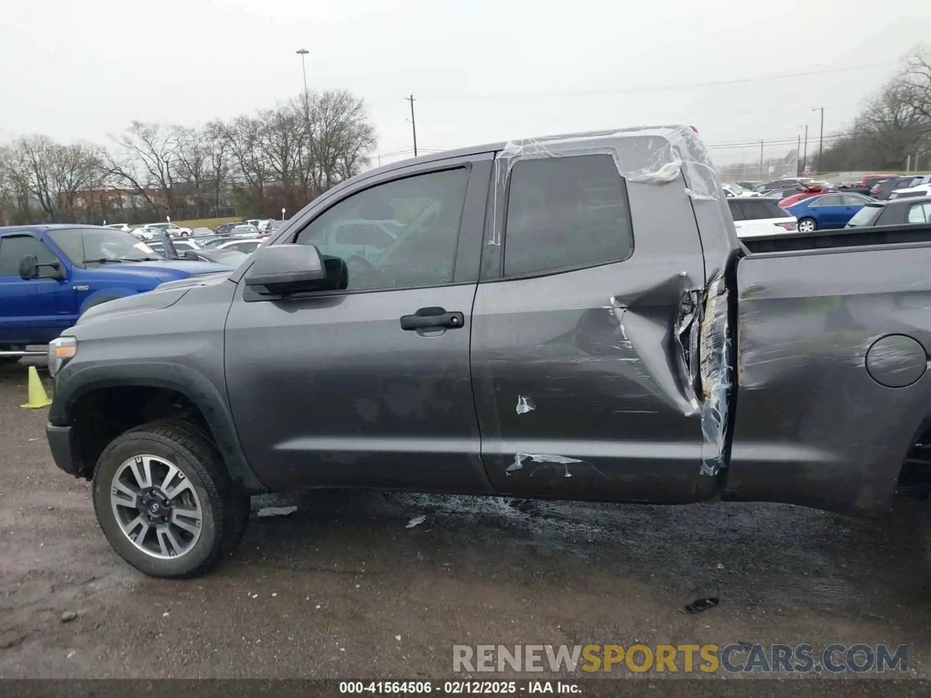 14 Photograph of a damaged car 5TFUW5F19KX792656 TOYOTA TUNDRA 2019