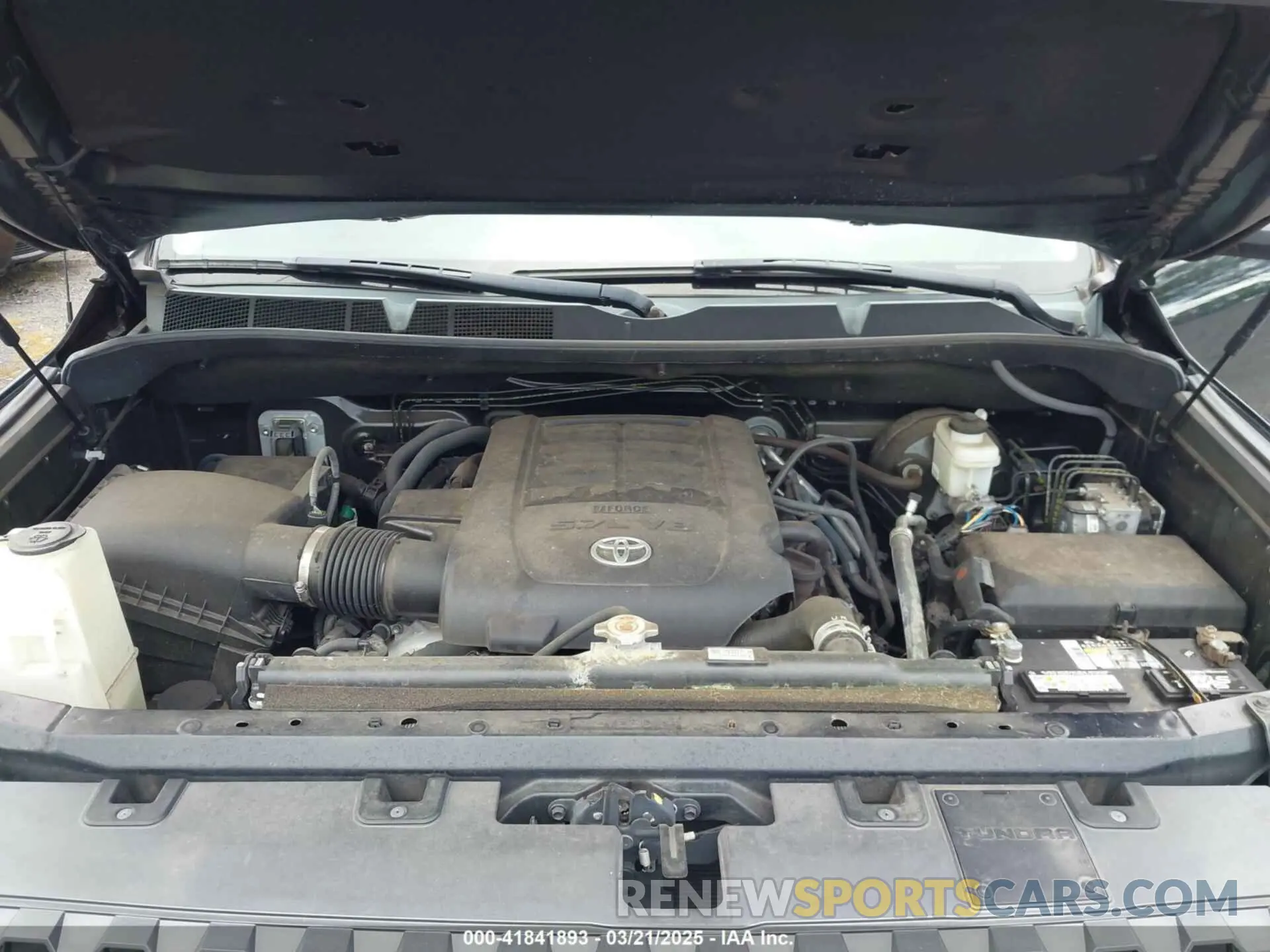 10 Photograph of a damaged car 5TFUY5F10KX789414 TOYOTA TUNDRA 2019