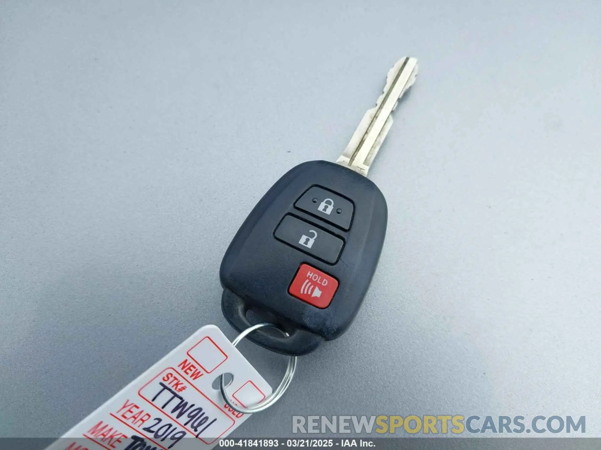 11 Photograph of a damaged car 5TFUY5F10KX789414 TOYOTA TUNDRA 2019