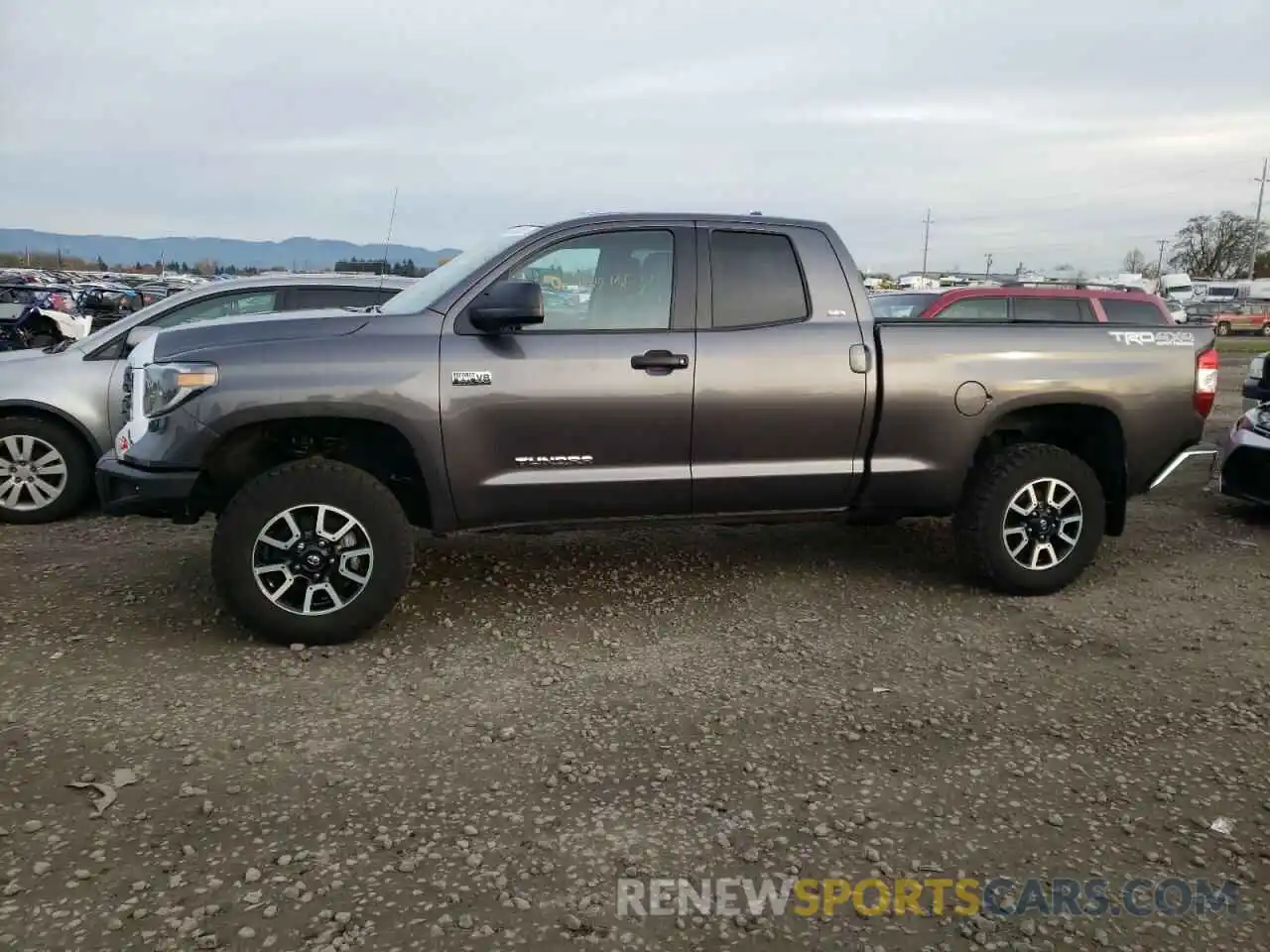 9 Photograph of a damaged car 5TFUY5F10KX844377 TOYOTA TUNDRA 2019