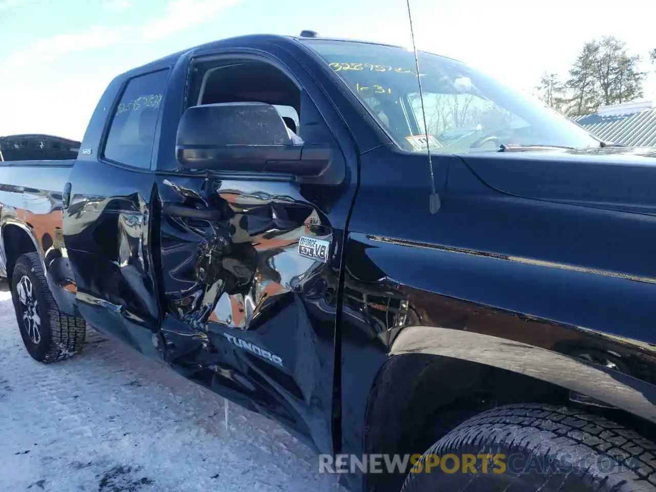 9 Photograph of a damaged car 5TFUY5F10KX856027 TOYOTA TUNDRA 2019