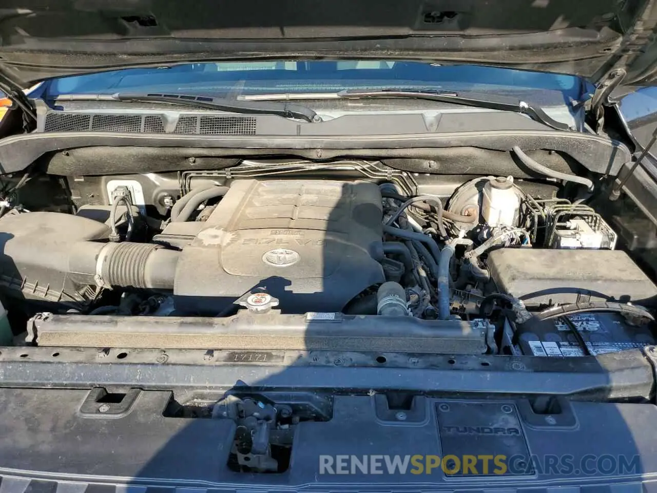 11 Photograph of a damaged car 5TFUY5F10KX865097 TOYOTA TUNDRA 2019