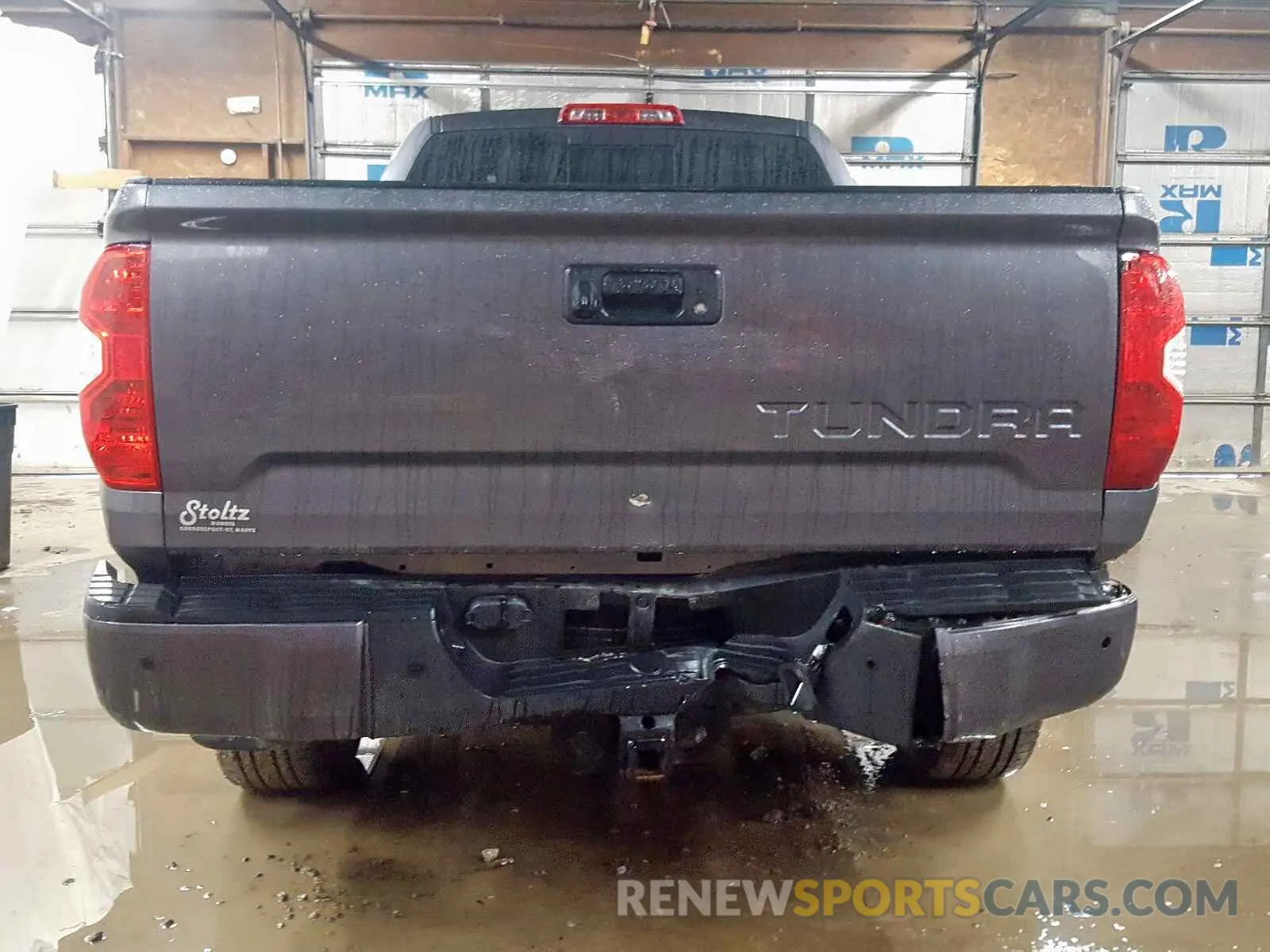 9 Photograph of a damaged car 5TFUY5F10KX868985 TOYOTA TUNDRA 2019