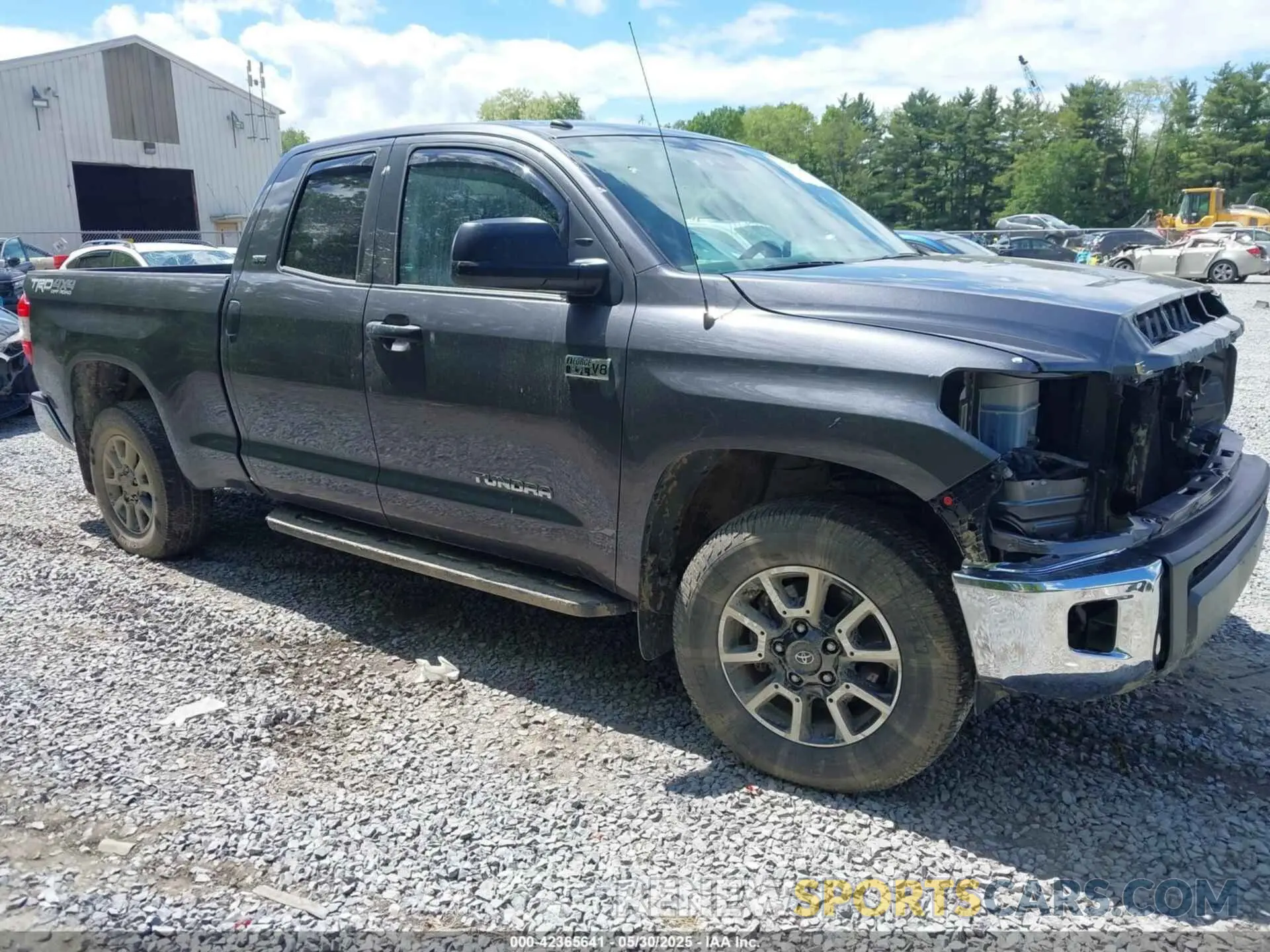 1 Photograph of a damaged car 5TFUY5F10KX869666 TOYOTA TUNDRA 2019