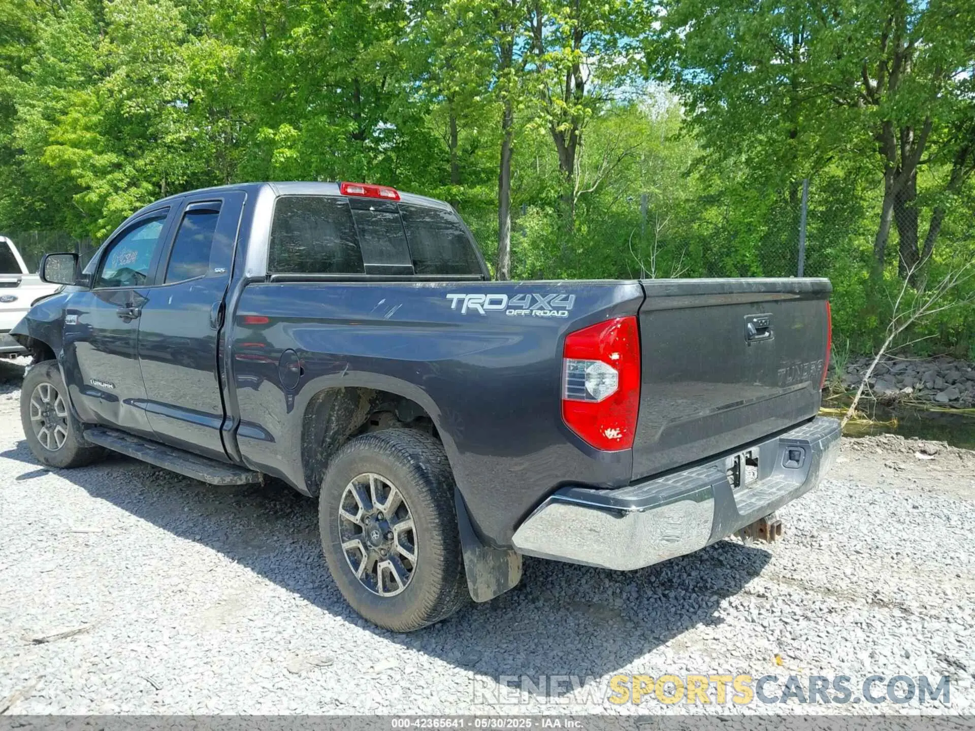 14 Photograph of a damaged car 5TFUY5F10KX869666 TOYOTA TUNDRA 2019