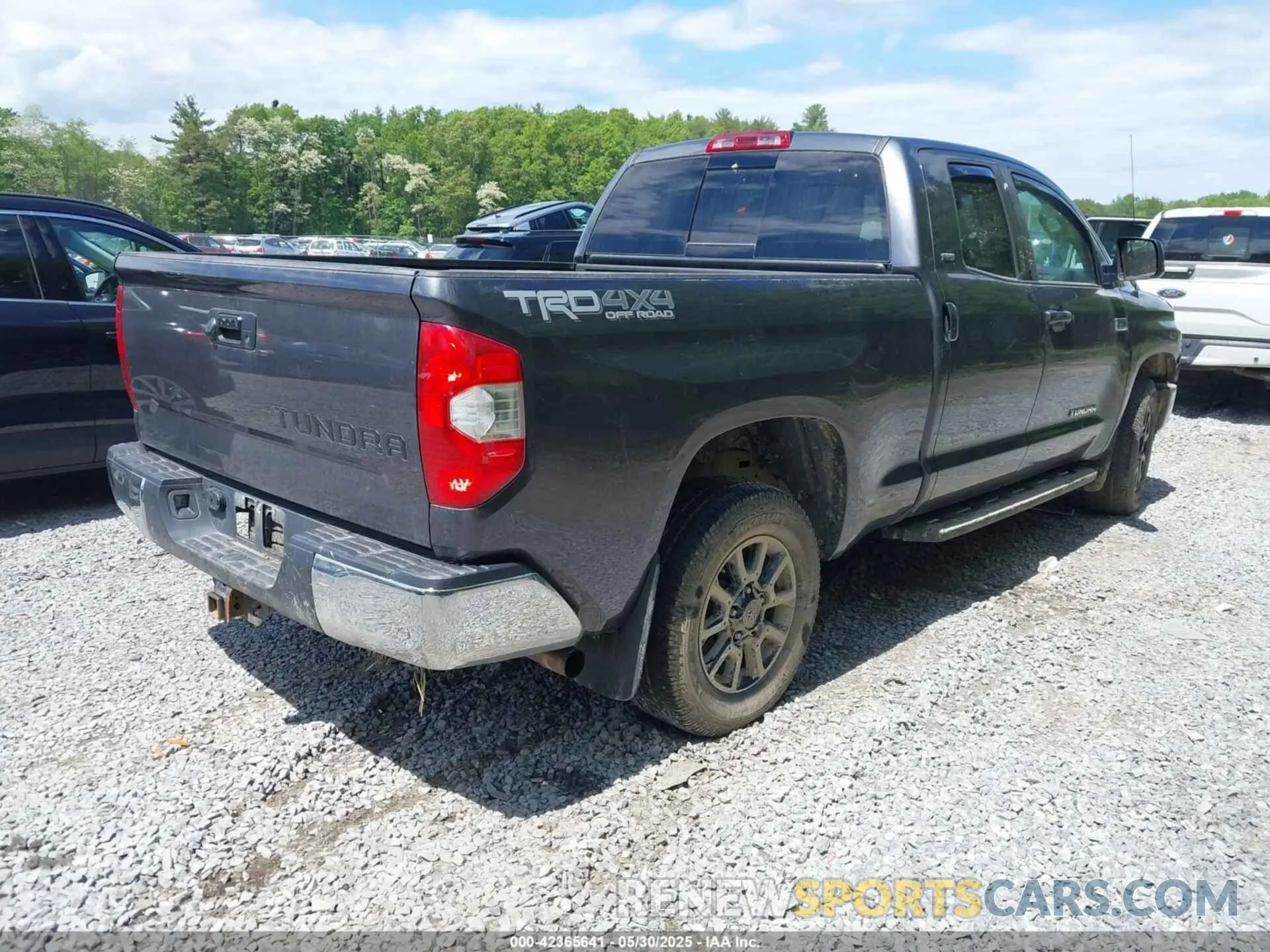 4 Photograph of a damaged car 5TFUY5F10KX869666 TOYOTA TUNDRA 2019