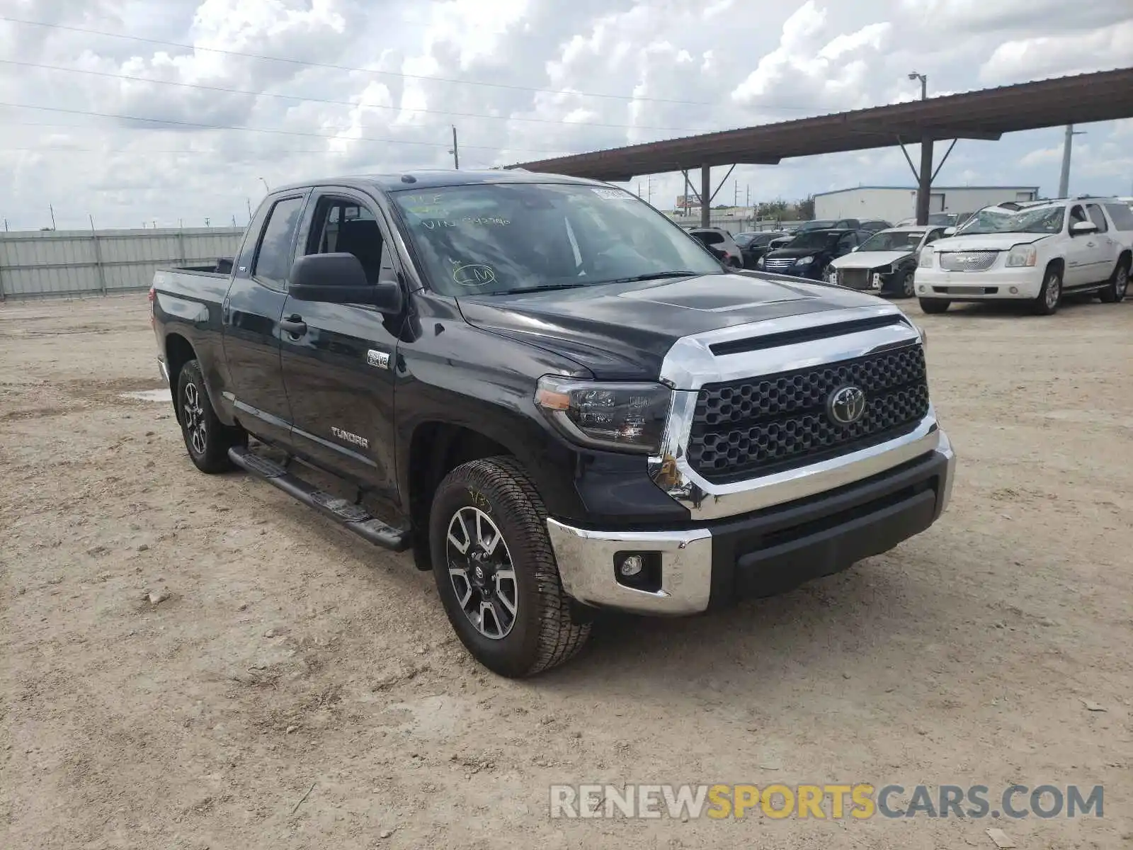 1 Photograph of a damaged car 5TFUY5F12KX842940 TOYOTA TUNDRA 2019