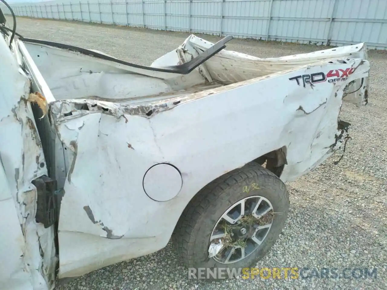 9 Photograph of a damaged car 5TFUY5F15KX821855 TOYOTA TUNDRA 2019