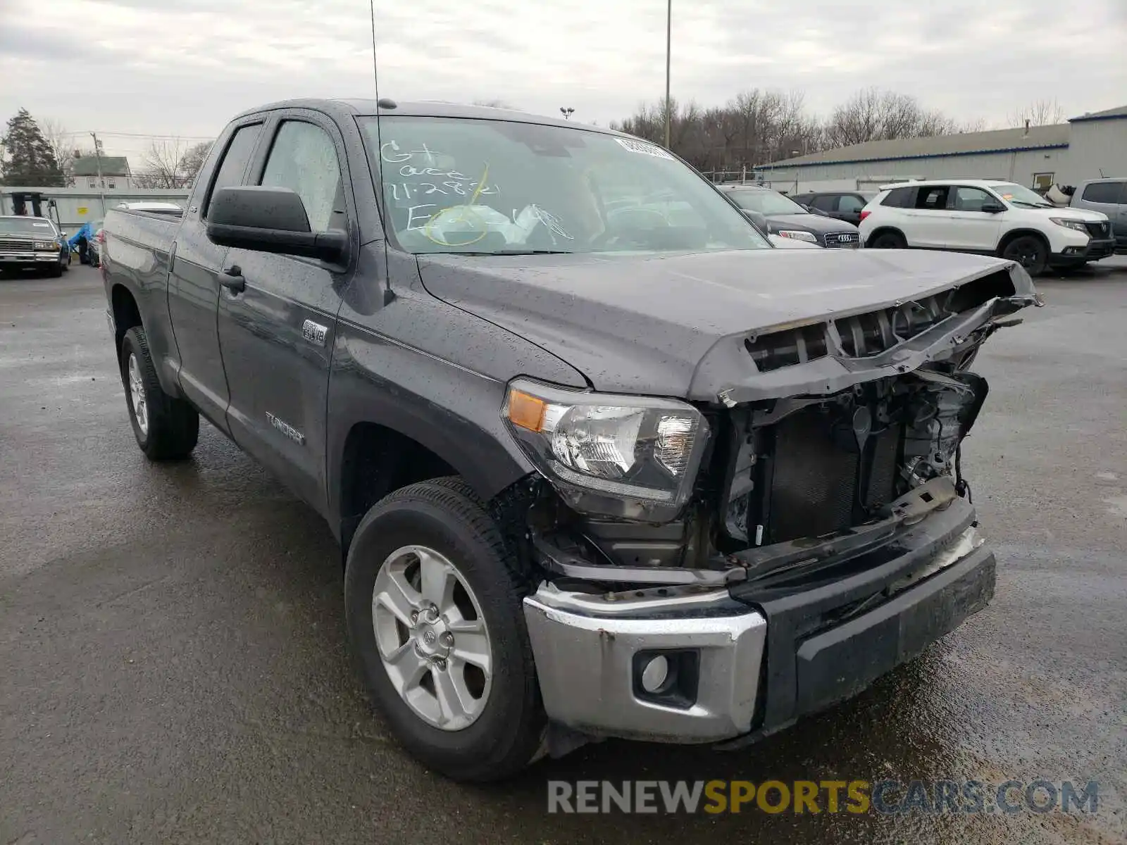 1 Photograph of a damaged car 5TFUY5F16KX781768 TOYOTA TUNDRA 2019