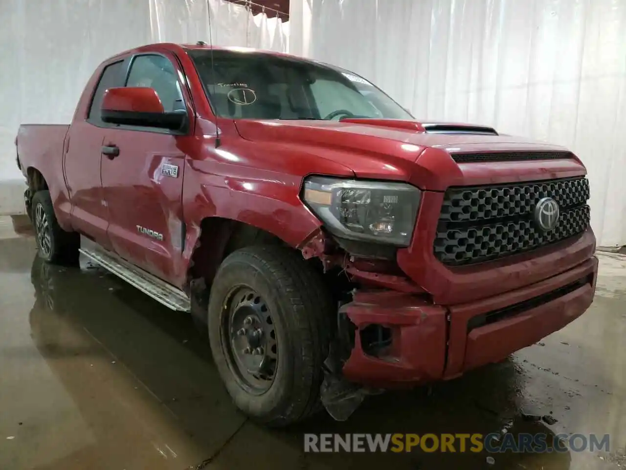 1 Photograph of a damaged car 5TFUY5F16KX838289 TOYOTA TUNDRA 2019