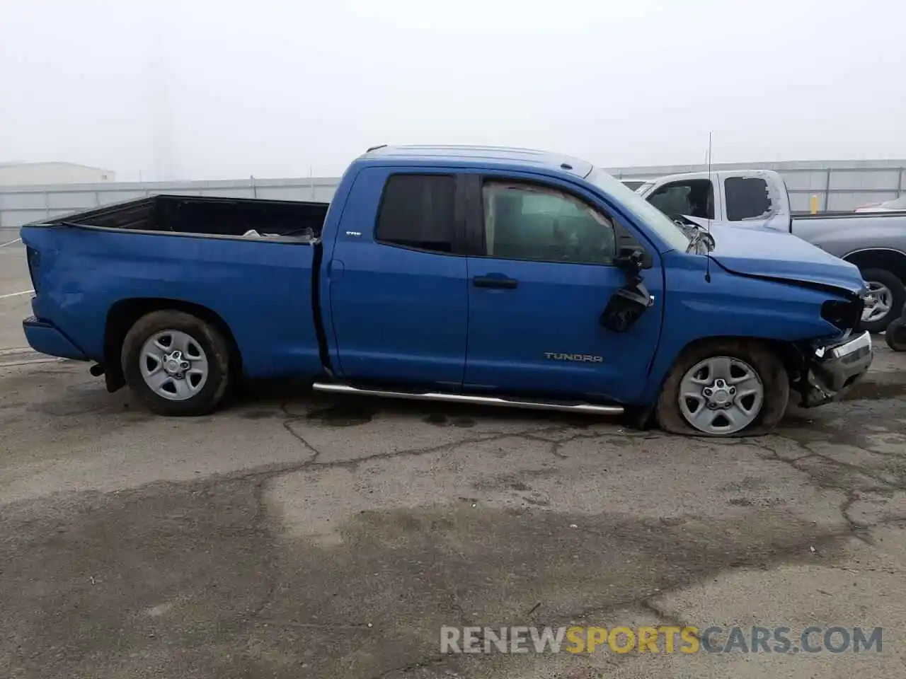 9 Photograph of a damaged car 5TFUY5F17KX792505 TOYOTA TUNDRA 2019