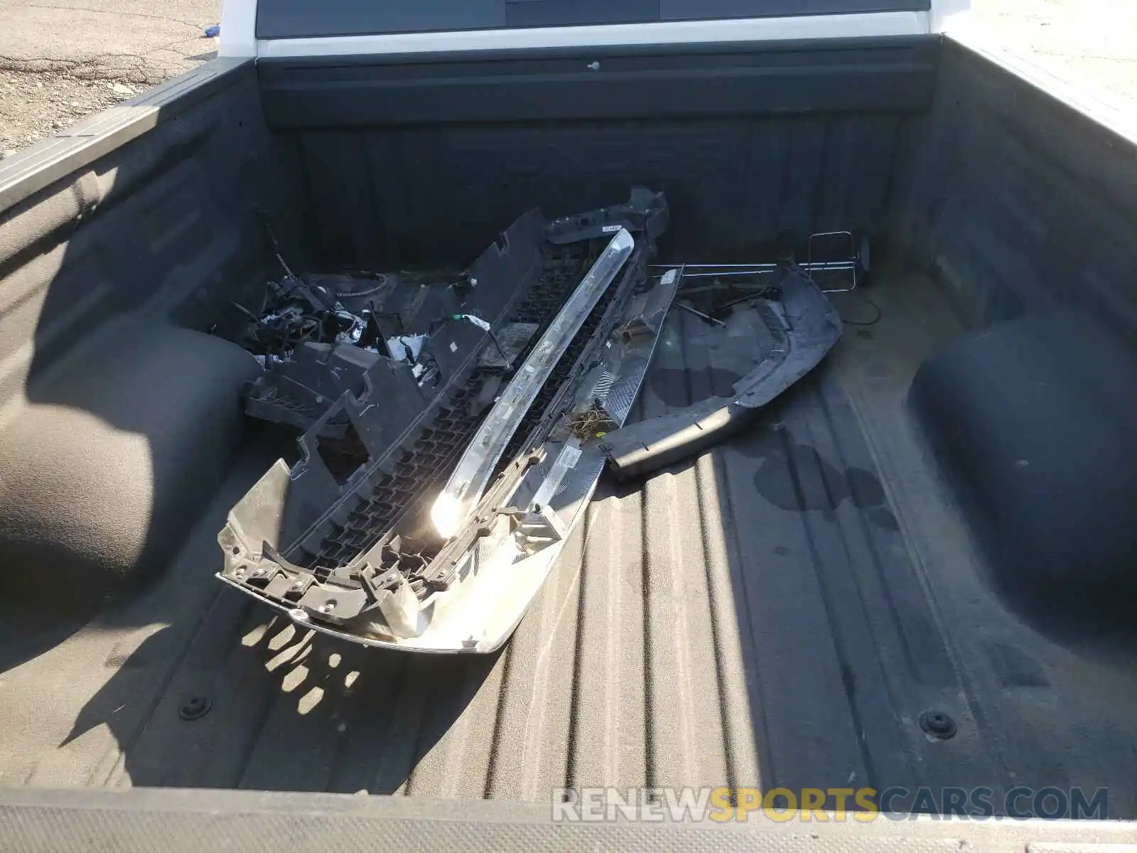 9 Photograph of a damaged car 5TFUY5F17KX794173 TOYOTA TUNDRA 2019