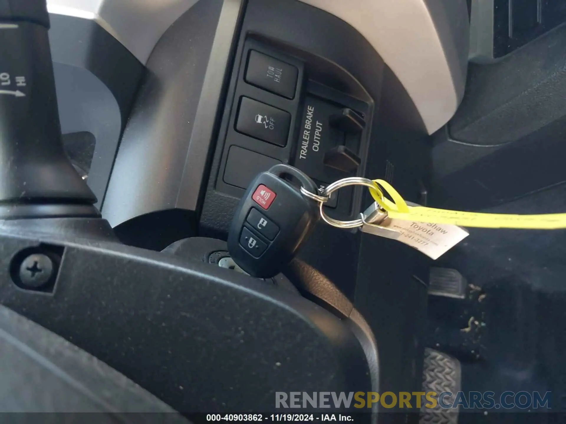 11 Photograph of a damaged car 5TFUY5F18KX789791 TOYOTA TUNDRA 2019