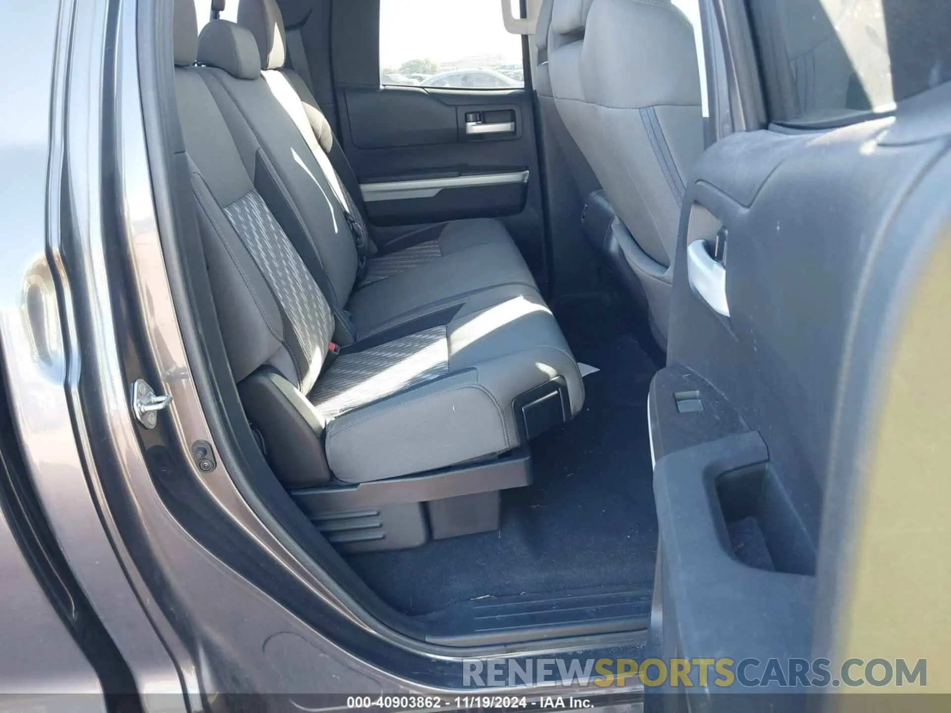 8 Photograph of a damaged car 5TFUY5F18KX789791 TOYOTA TUNDRA 2019