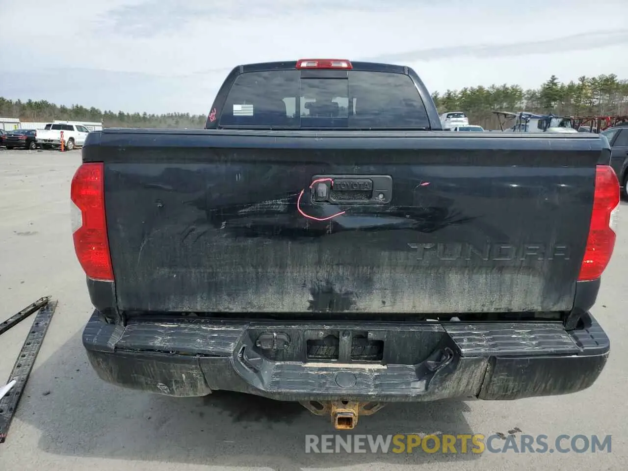 6 Photograph of a damaged car 5TFUY5F18KX809439 TOYOTA TUNDRA 2019