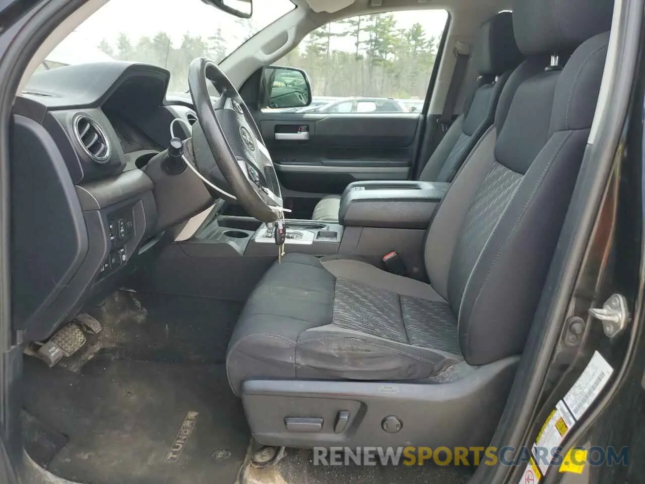 7 Photograph of a damaged car 5TFUY5F18KX809439 TOYOTA TUNDRA 2019