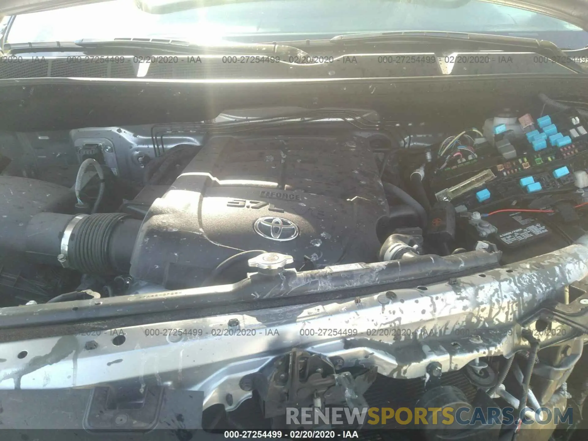 10 Photograph of a damaged car 5TFUY5F18KX820344 TOYOTA TUNDRA 2019