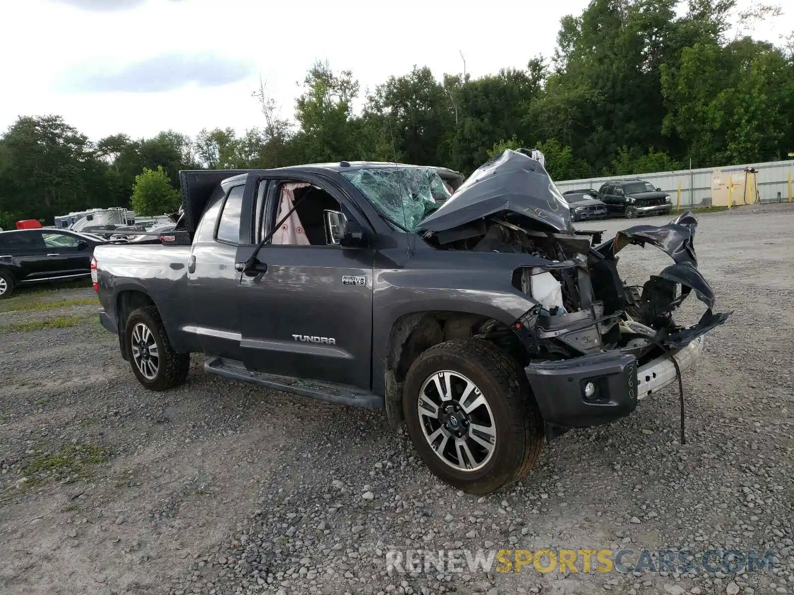 1 Photograph of a damaged car 5TFUY5F19KX781473 TOYOTA TUNDRA 2019