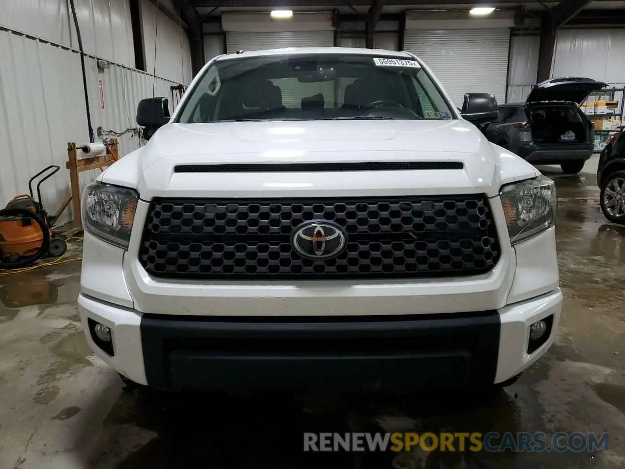 5 Photograph of a damaged car 5TFUY5F1XKX789162 TOYOTA TUNDRA 2019