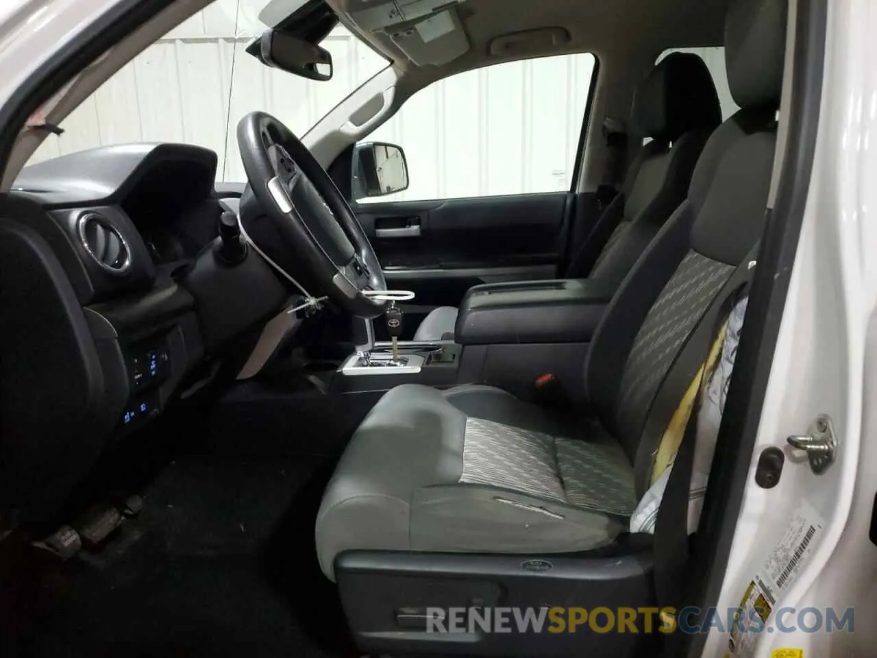 7 Photograph of a damaged car 5TFUY5F1XKX789162 TOYOTA TUNDRA 2019