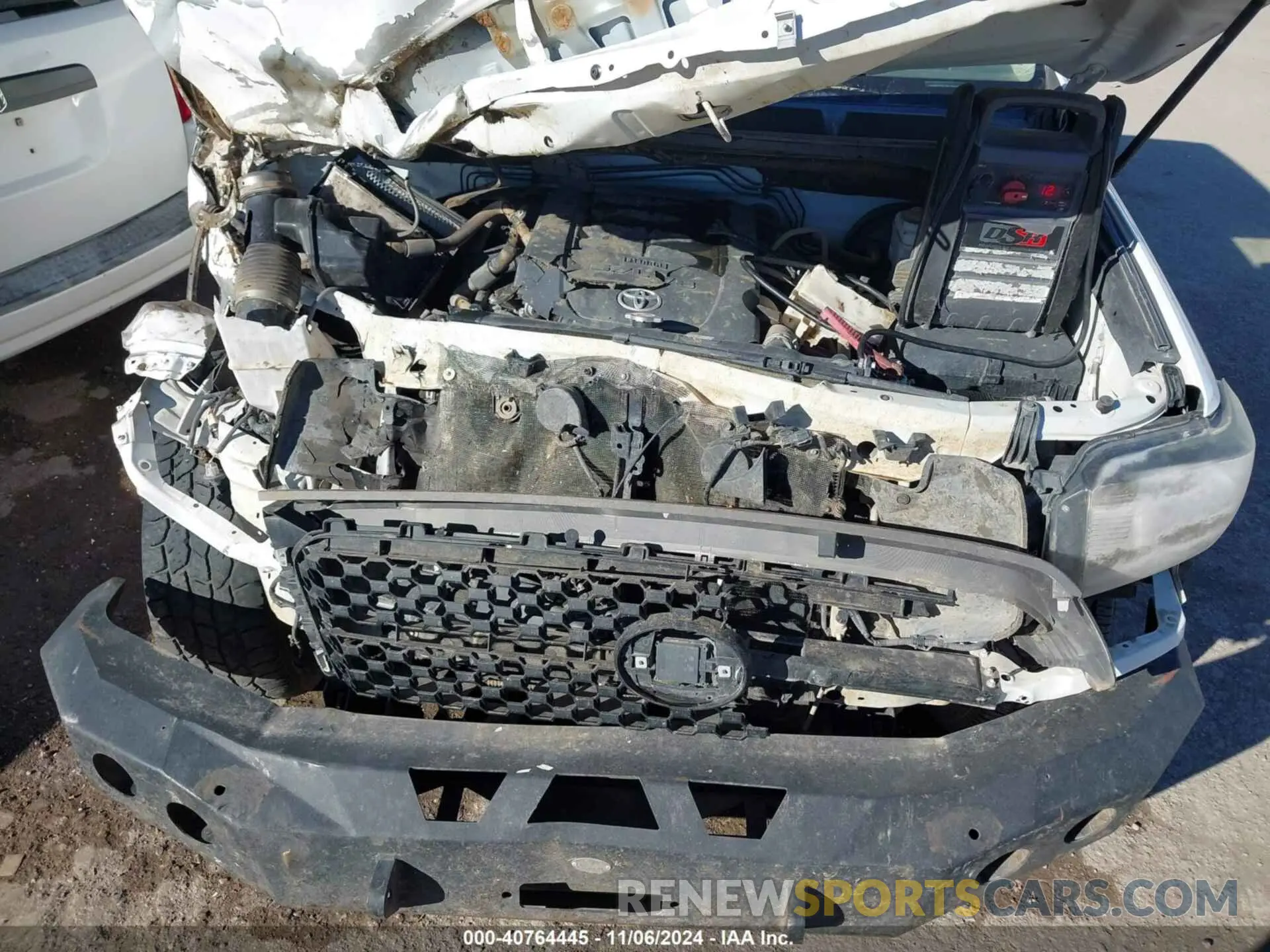 10 Photograph of a damaged car 5TFUY5F1XKX837212 TOYOTA TUNDRA 2019