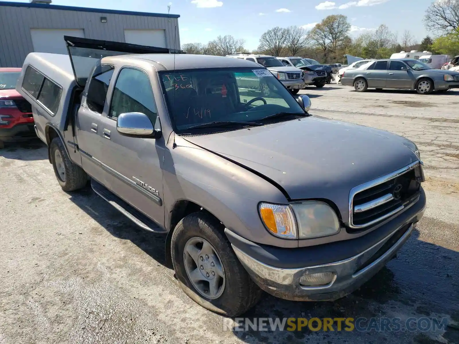 1 Photograph of a damaged car 5TBRT3410YS106811 TOYOTA TUNDRA 2020