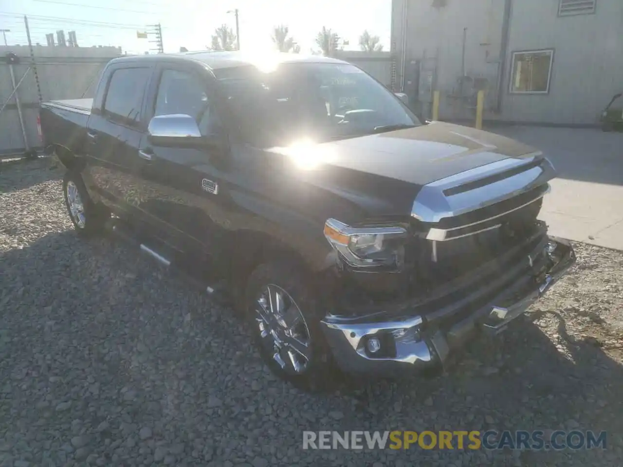 1 Photograph of a damaged car 5TFAY5F10LX920233 TOYOTA TUNDRA 2020