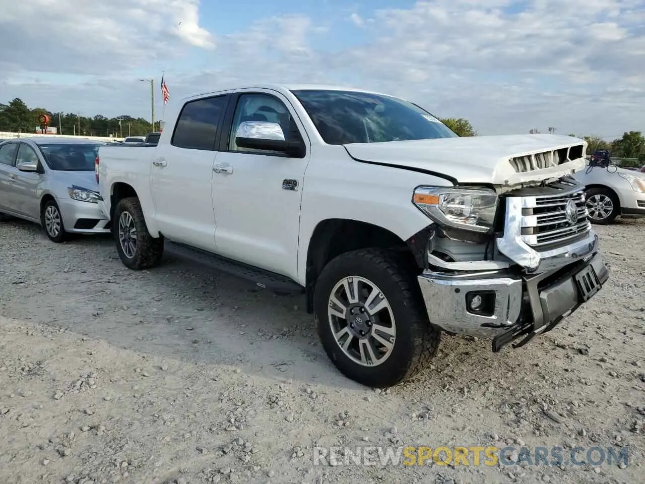 4 Photograph of a damaged car 5TFAY5F11LX910066 TOYOTA TUNDRA 2020