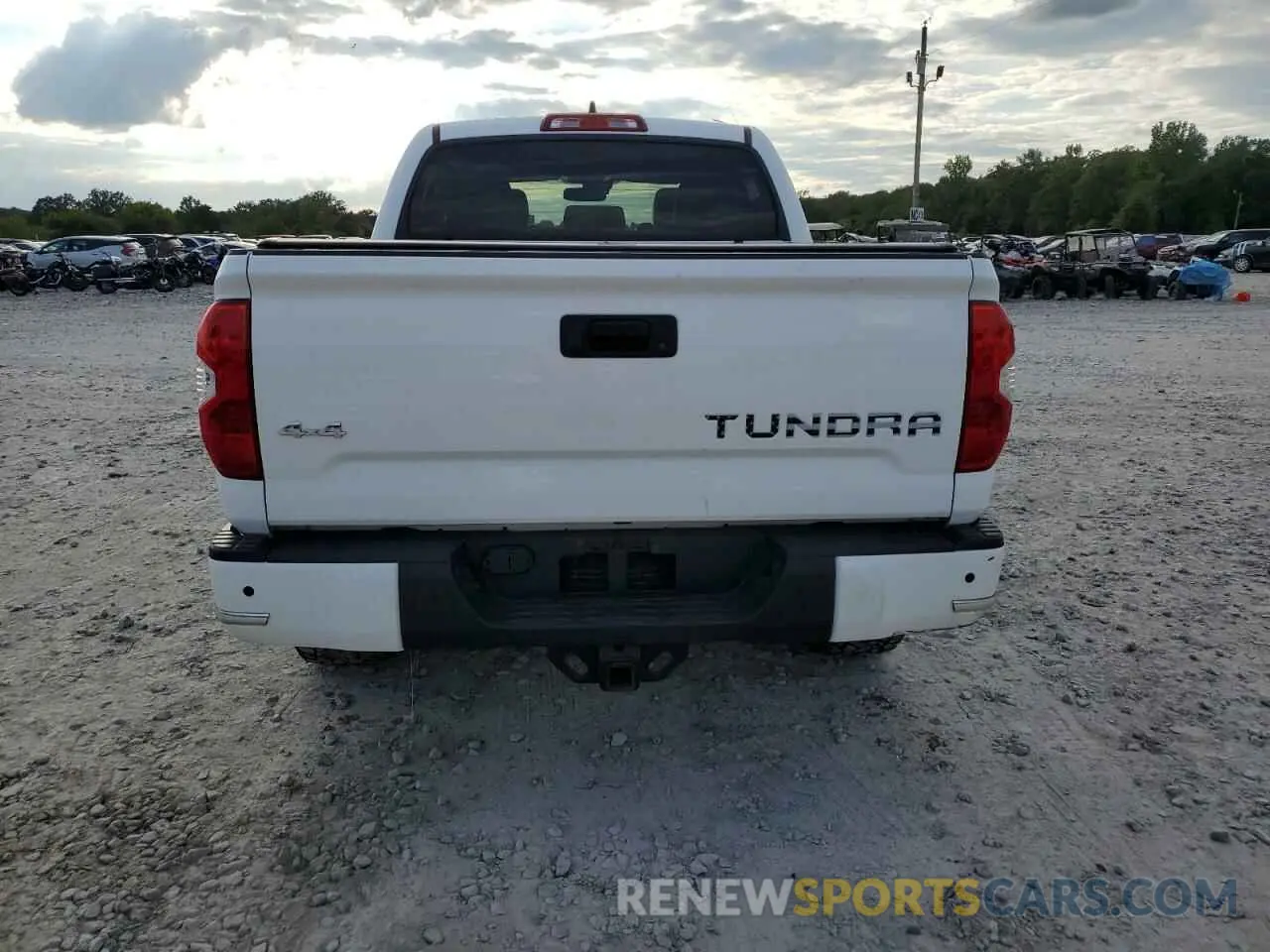 6 Photograph of a damaged car 5TFAY5F11LX910066 TOYOTA TUNDRA 2020