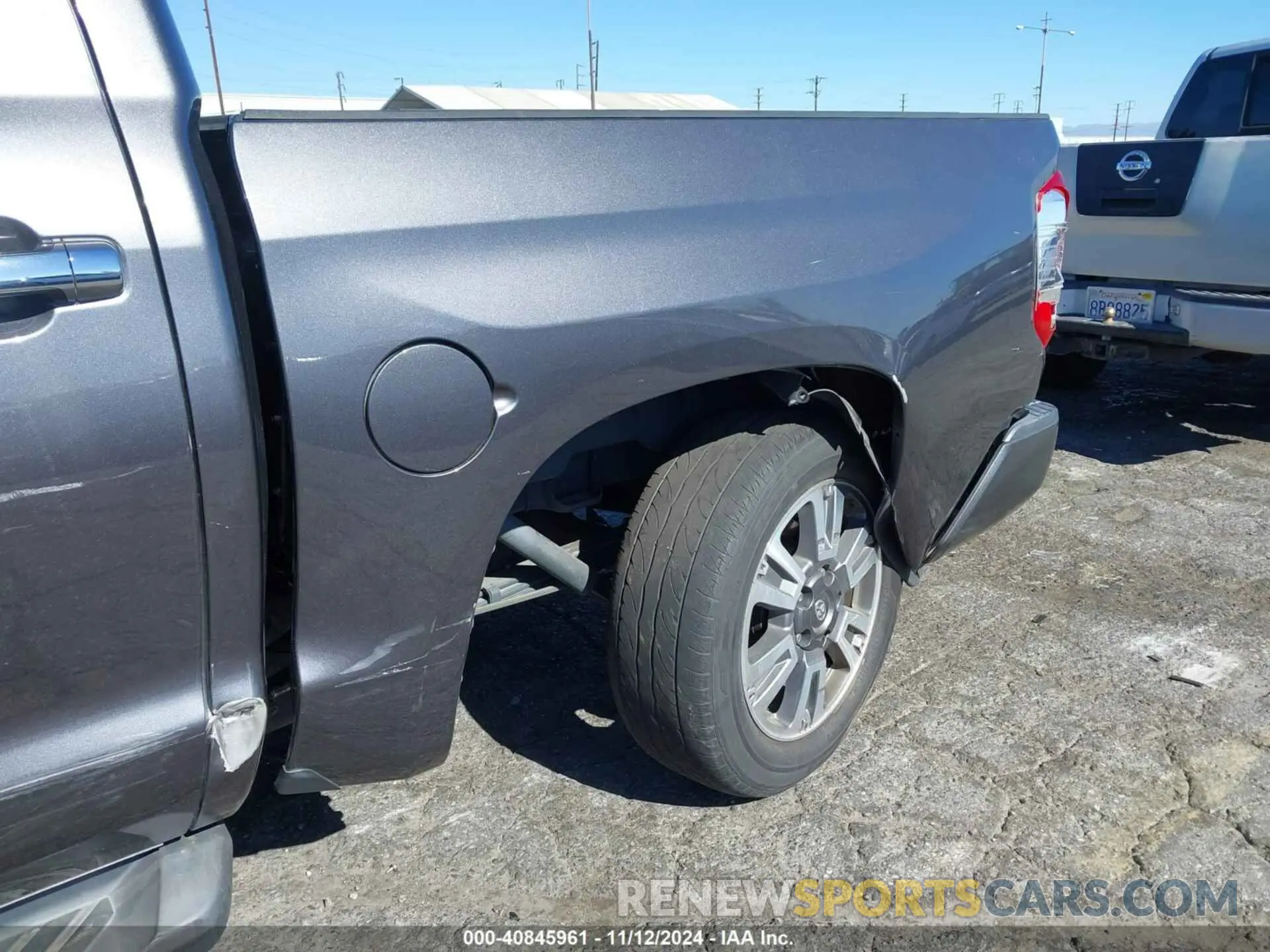 18 Photograph of a damaged car 5TFAY5F11LX923920 TOYOTA TUNDRA 2020