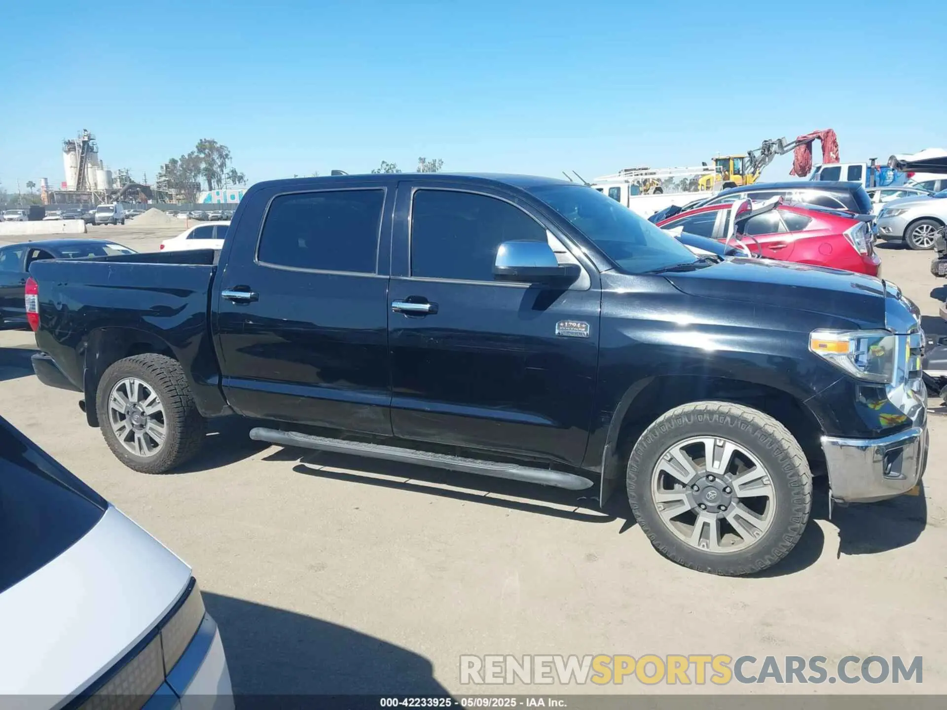 13 Photograph of a damaged car 5TFAY5F11LX928602 TOYOTA TUNDRA 2020