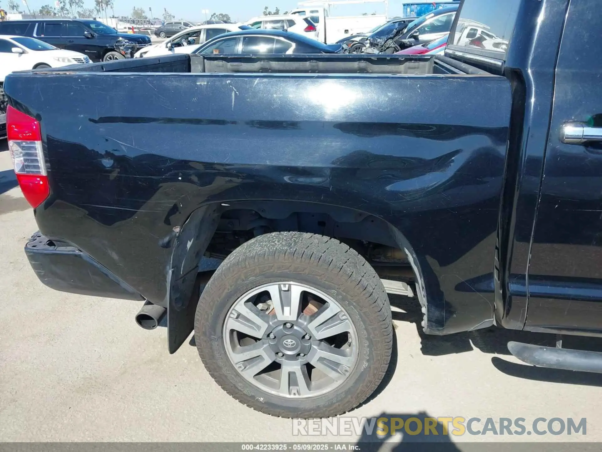 17 Photograph of a damaged car 5TFAY5F11LX928602 TOYOTA TUNDRA 2020