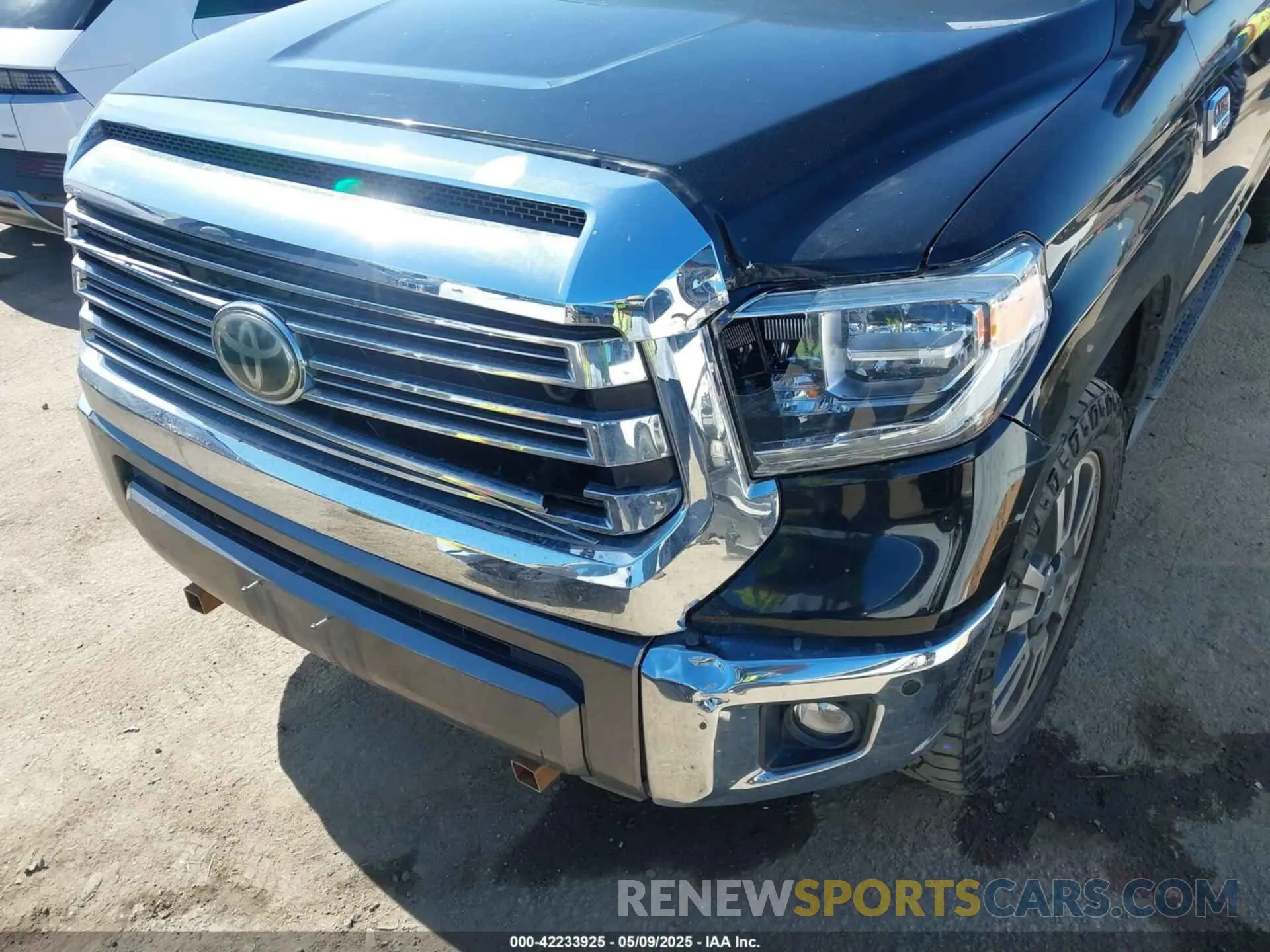 18 Photograph of a damaged car 5TFAY5F11LX928602 TOYOTA TUNDRA 2020