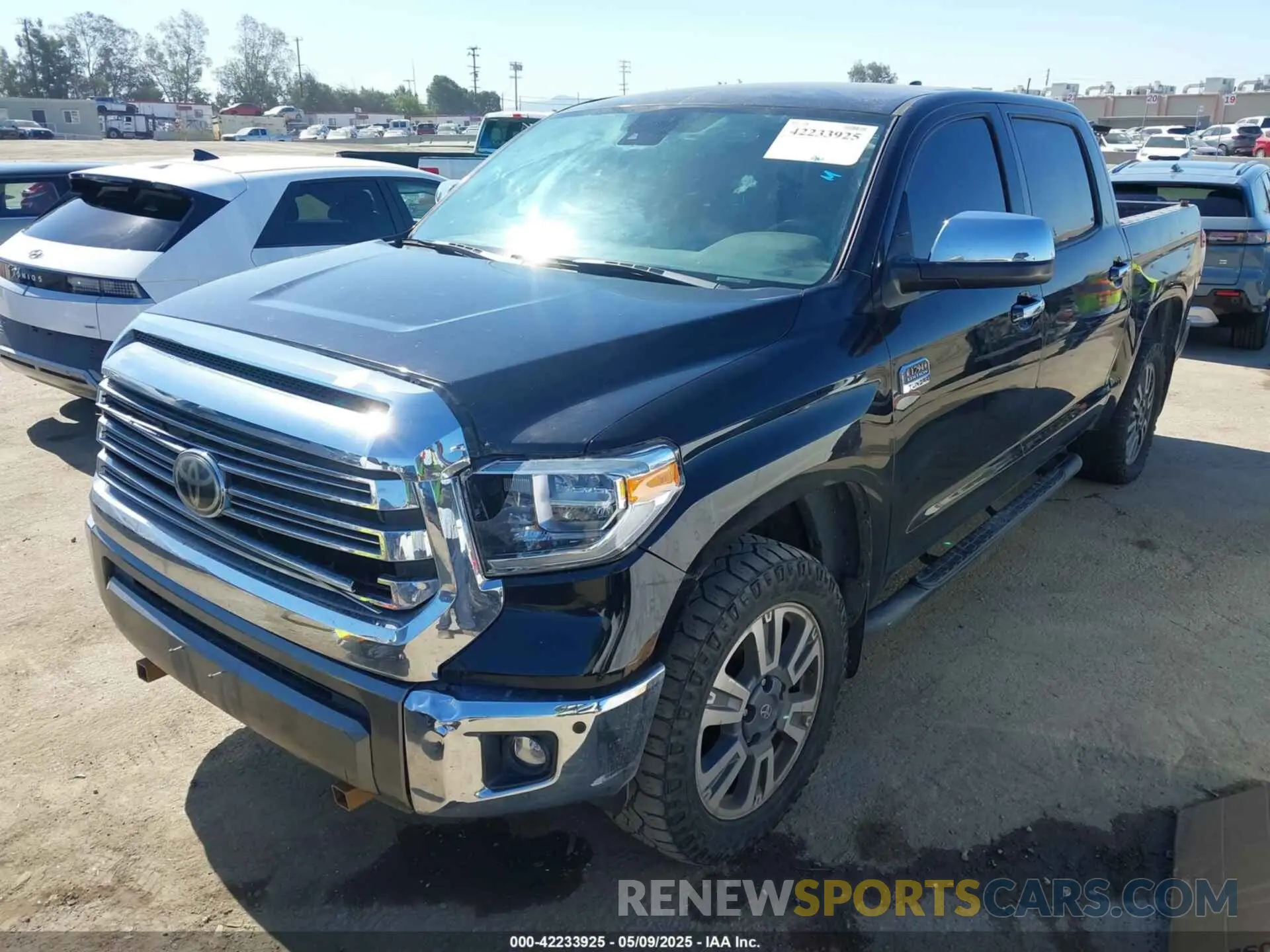 2 Photograph of a damaged car 5TFAY5F11LX928602 TOYOTA TUNDRA 2020