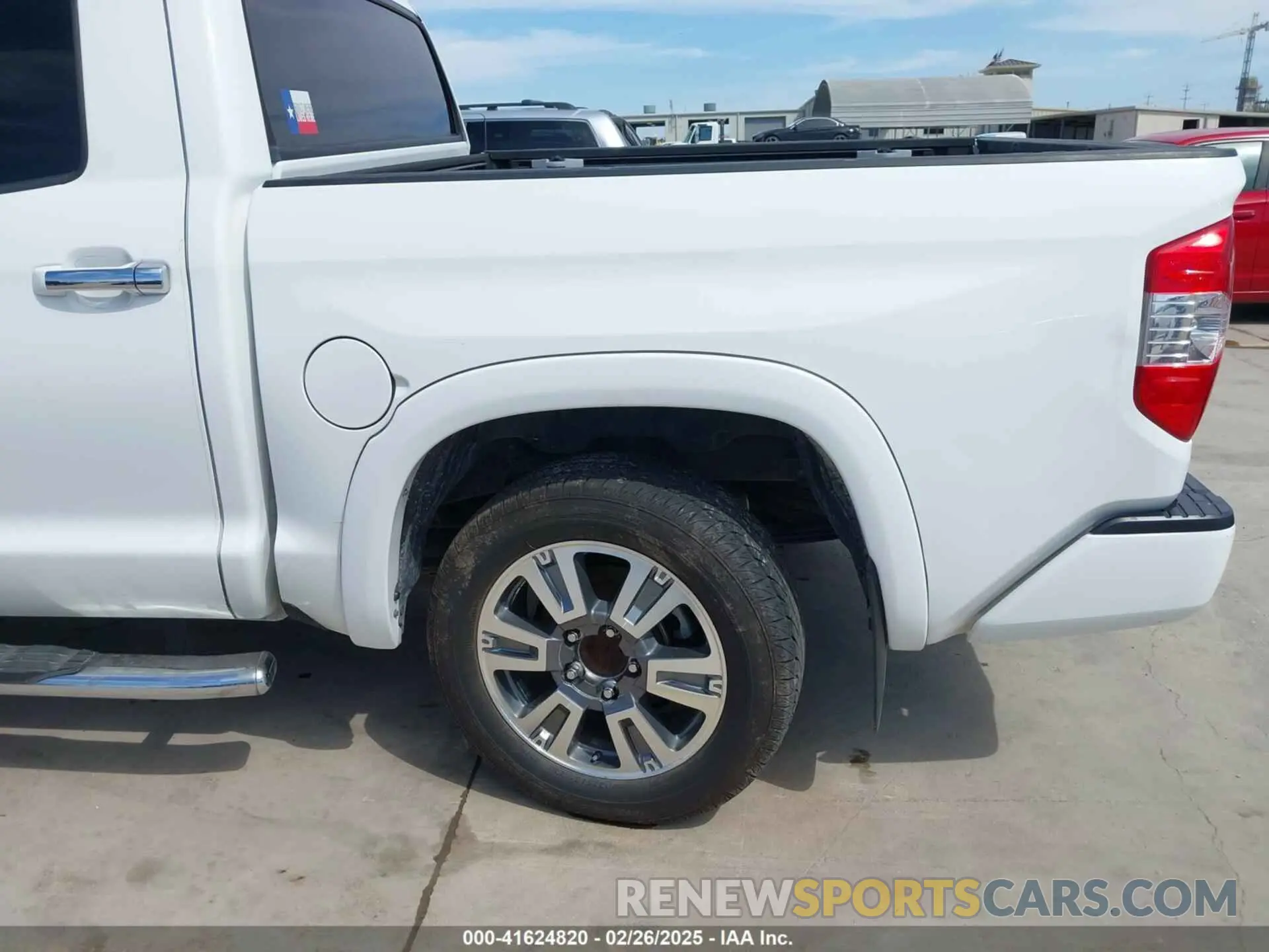 18 Photograph of a damaged car 5TFAY5F12LX889695 TOYOTA TUNDRA 2020