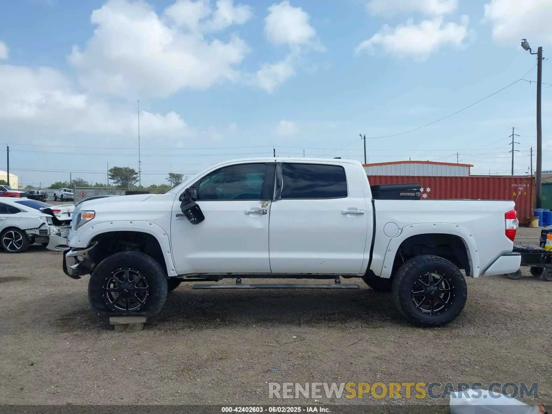 14 Photograph of a damaged car 5TFAY5F15LX925525 TOYOTA TUNDRA 2020